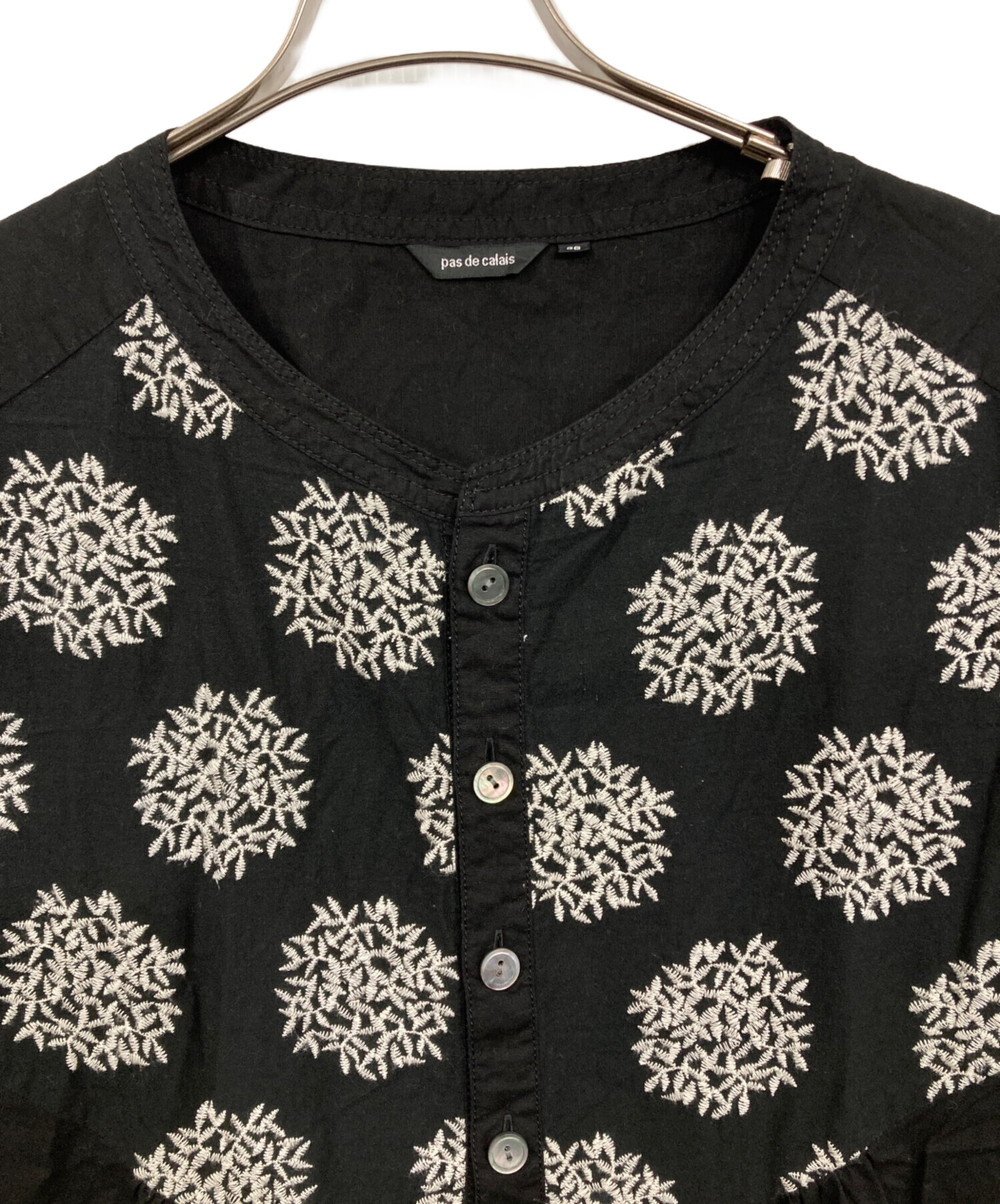 中古・古着通販】pas de calais (パドカレ) 刺繍ワンピース ブラック