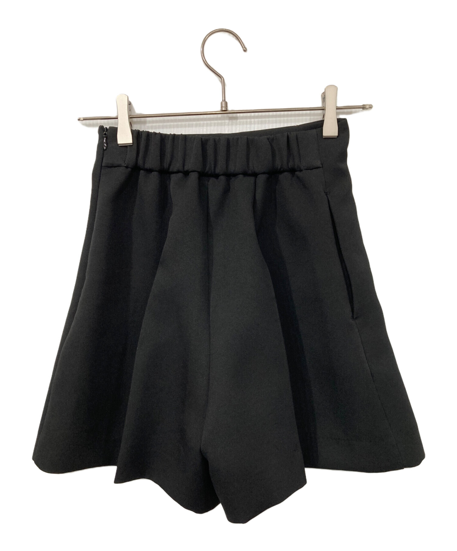 yori トリプルクロスショートパンツ　黒36 中古・古着通販】yori (ヨリ) トリプルクロスショートパンツ ブラック