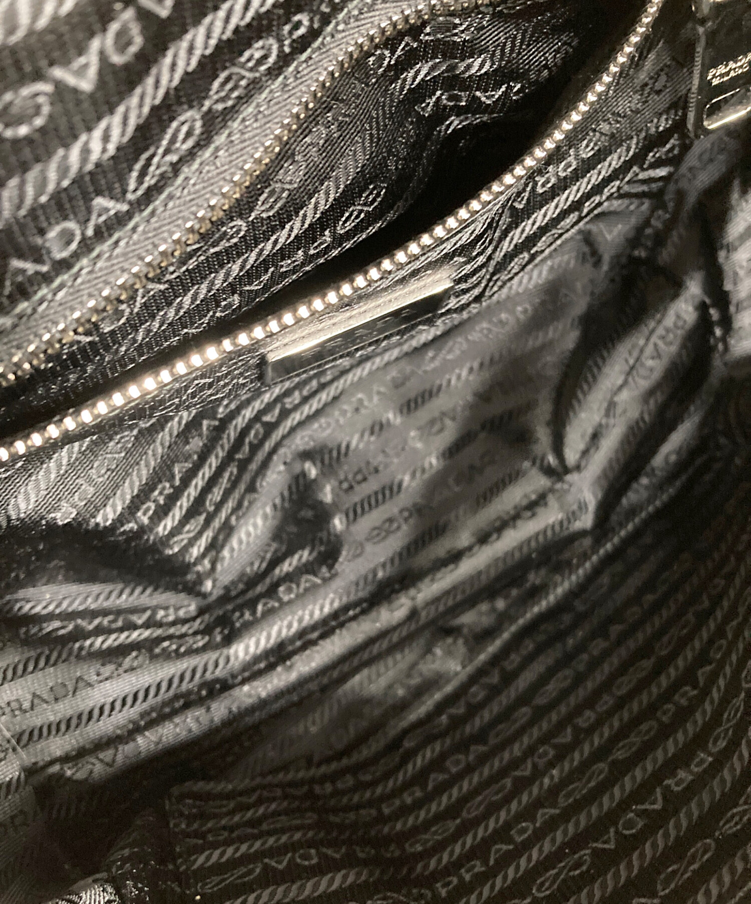 中古・古着通販】PRADA (プラダ) トライアングルロゴキルティング