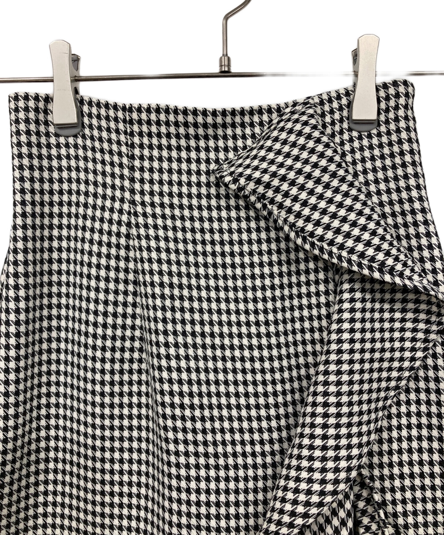 中古・古着通販】rienda (リエンダ) 千鳥フリルスリットスコート