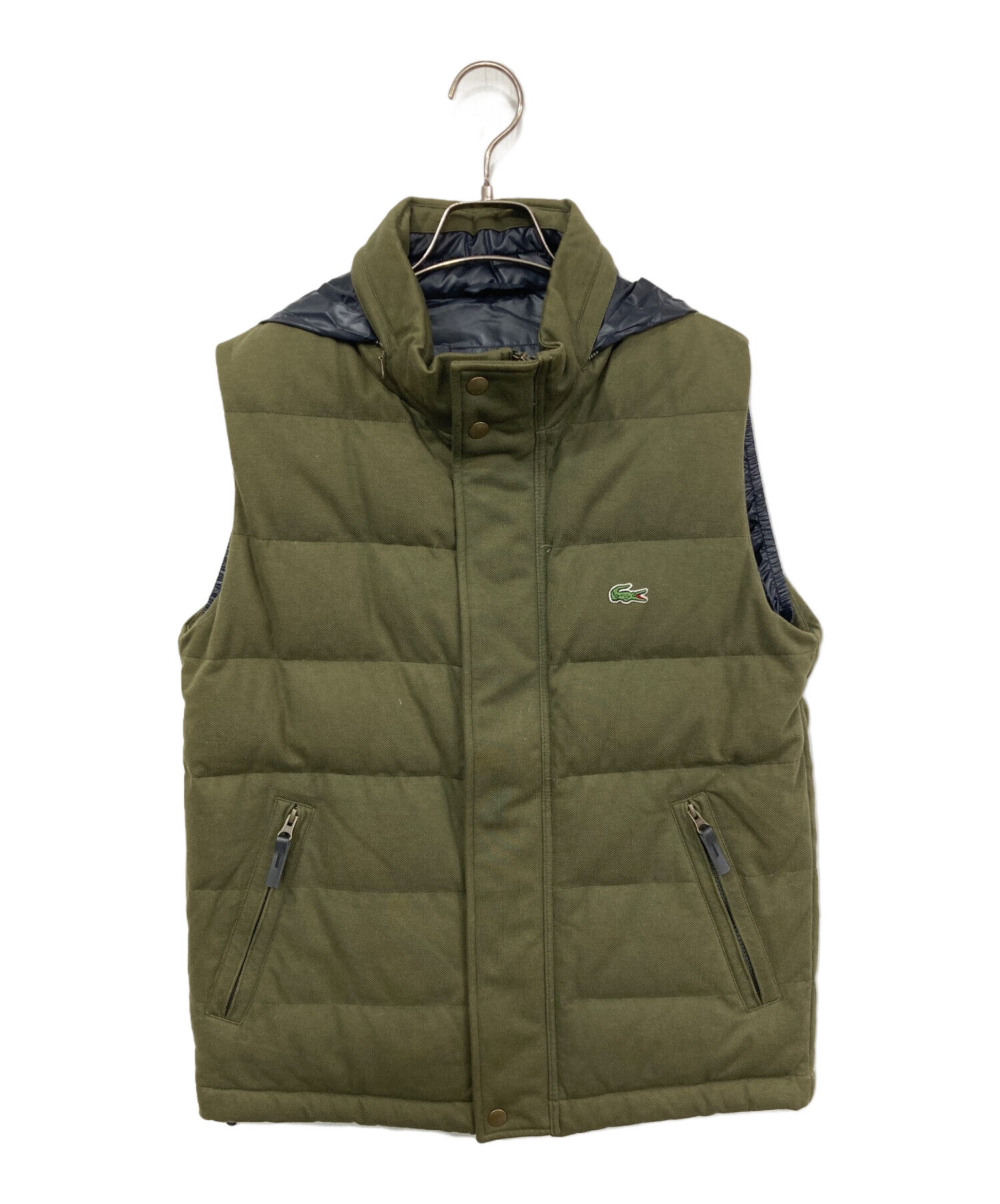 中古・古着通販】LACOSTE (ラコステ) ダウンベスト カーキ サイズ:50