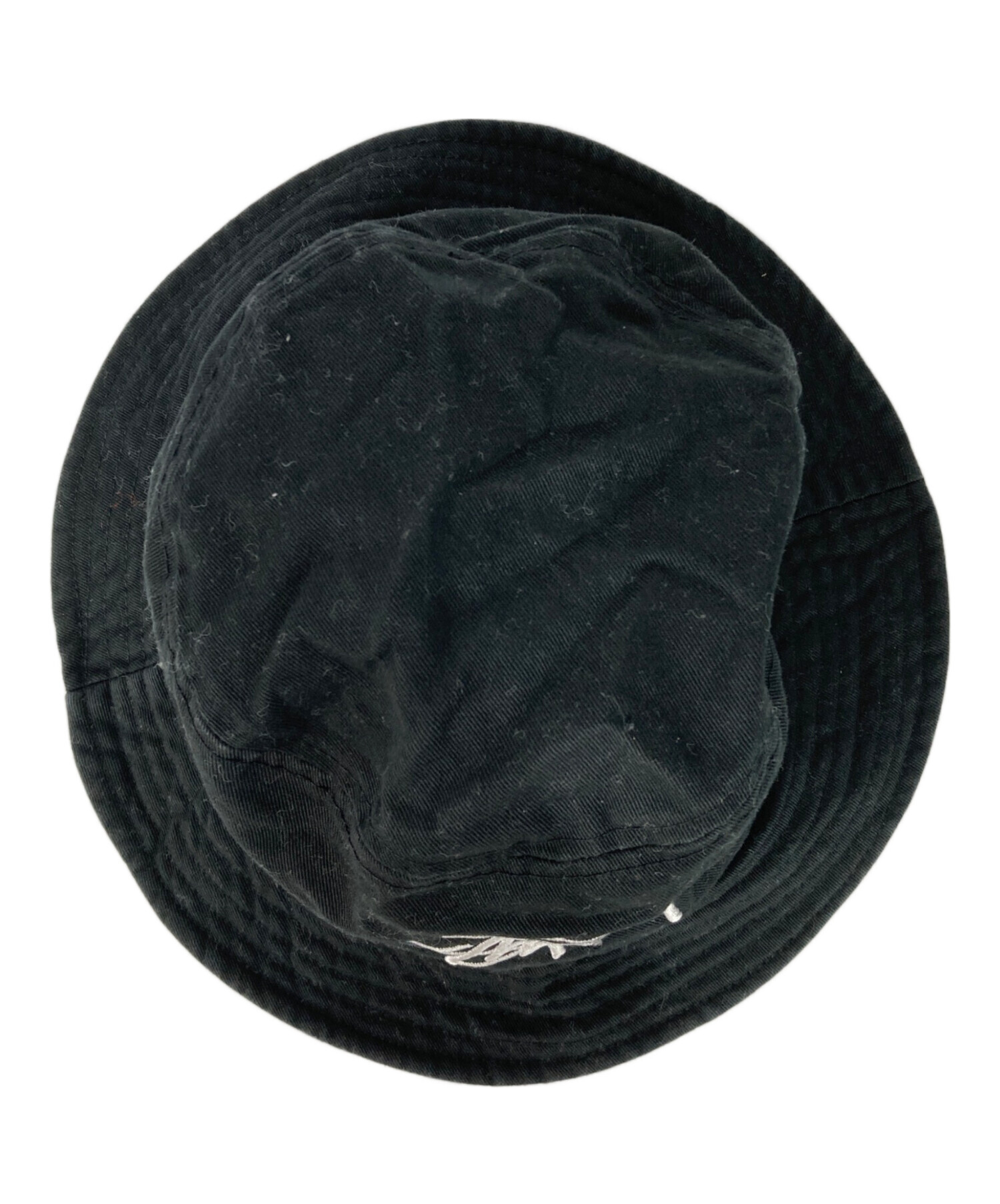 中古・古着通販】stussy (ステューシー) ロゴ刺繍バケットハット 中古・古着通販】stussy (ステューシー) ロゴ刺繍バケットハット