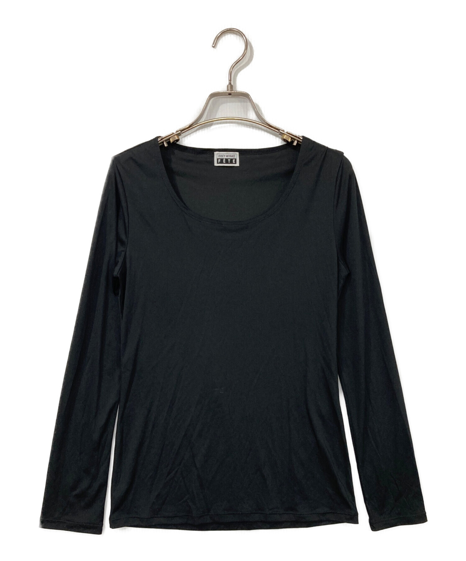 ISSEY MIYAKE FETE プリーツ 長袖 トップス 中古・古着通販】ISSEY MIYAKE FETE (イッセイミヤケフェット) 長袖