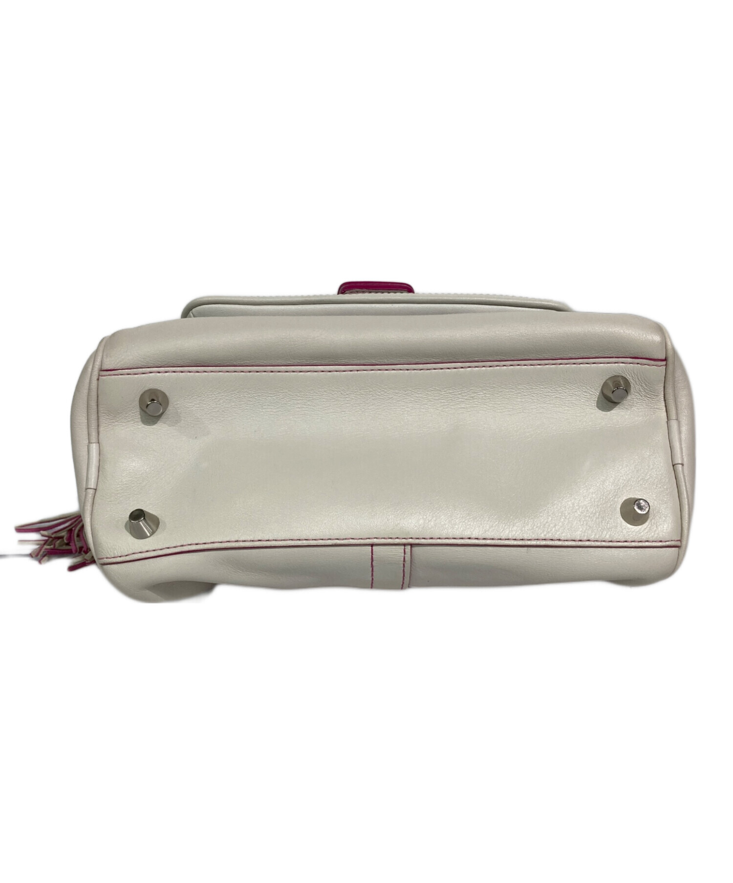Coach ハンドバッグ ブラック/ホワイト 中型 中古・古着通販】COACH (コーチ) ソーホーターンロックハンドバッグ