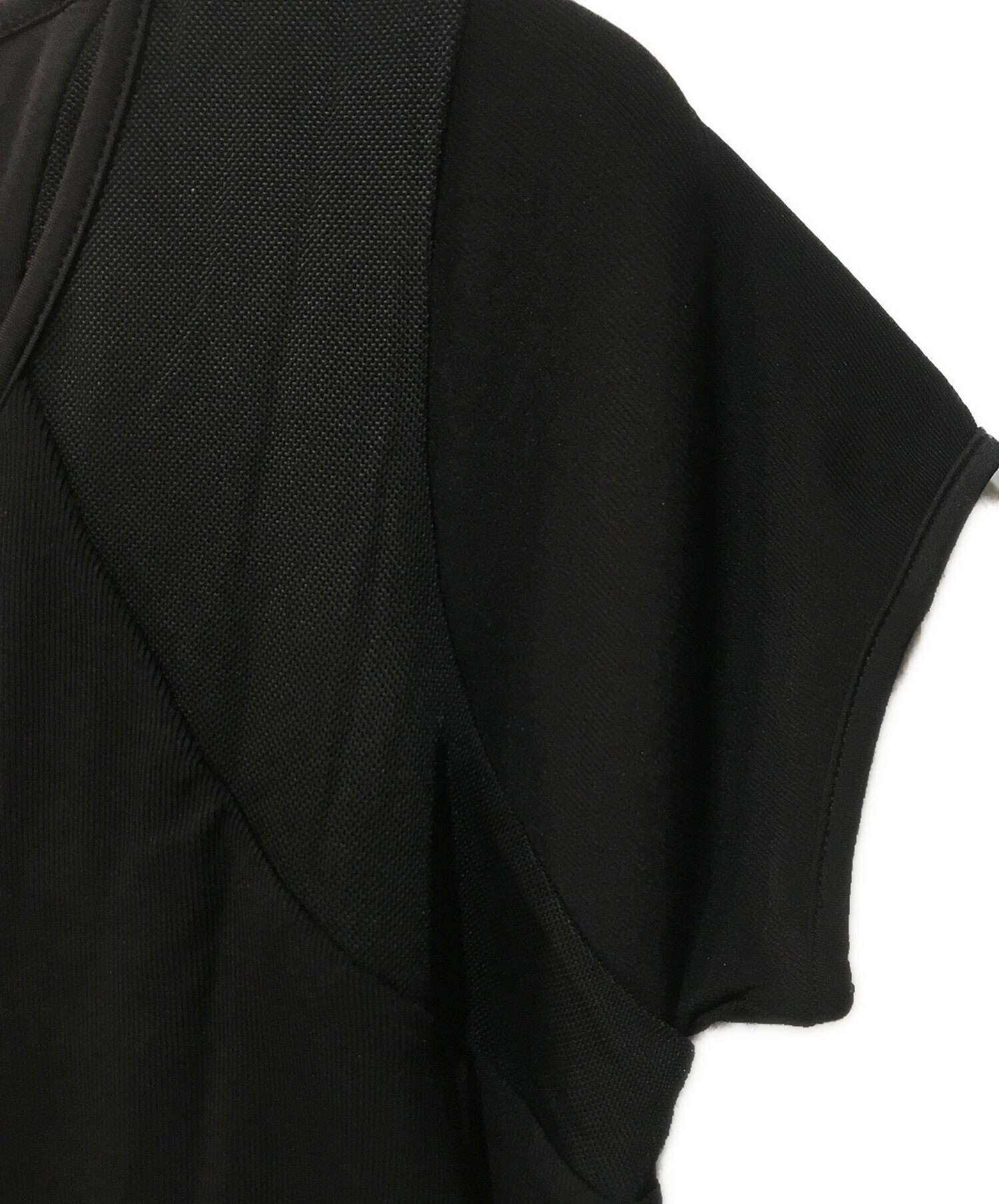 中古・古着通販】CHANEL (シャネル) 裾ワンポイントロゴカットソー