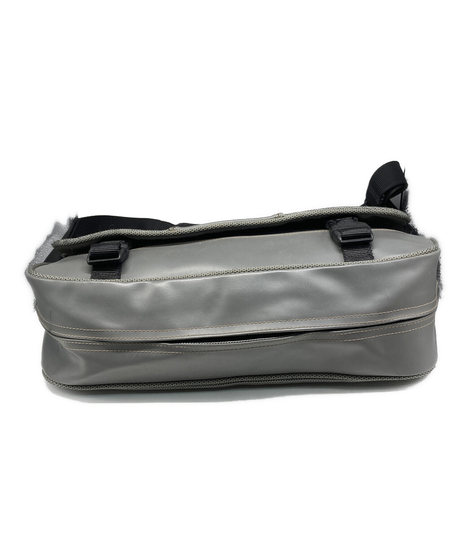 中古・古着通販】TUMI (トゥミ) ショルダーバッグ グレー｜ブランド 
