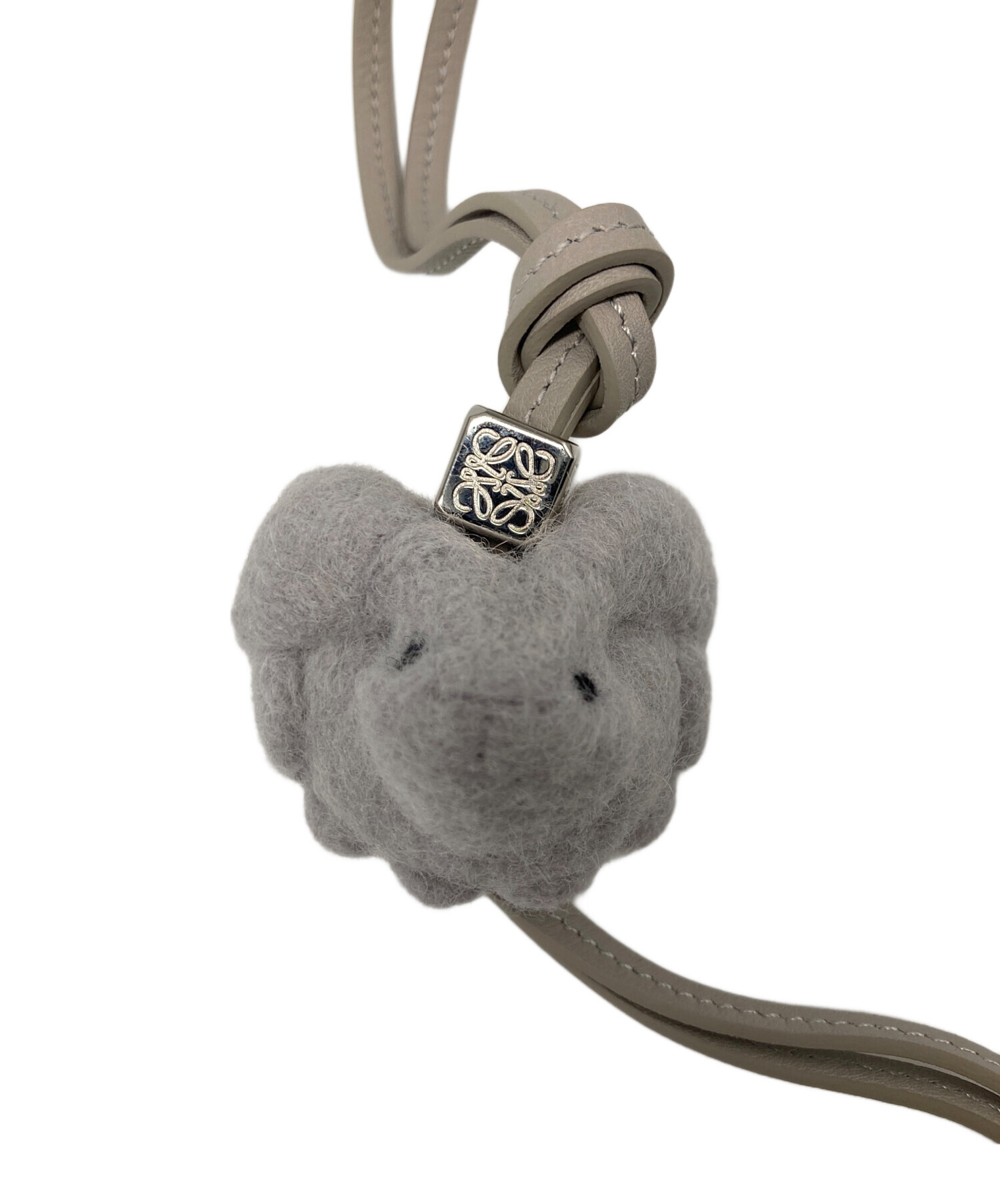 LOEWE ロエベ アナグラム チャーム フェルト×レザー グレー ラビット 中古・古着通販】LOEWE (ロエベ) バニー チャーム グレー サイズ