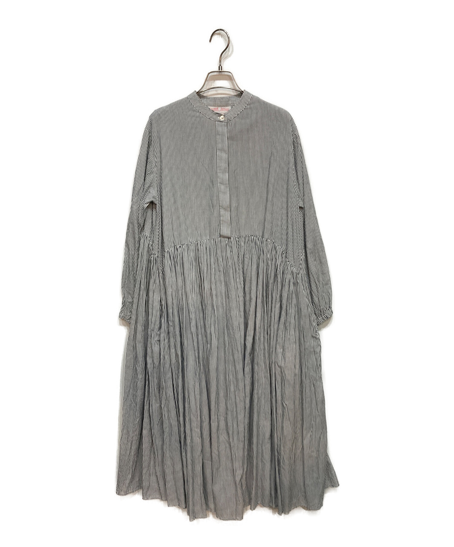 BEARDSLEY 先染めギャザー　グレー長袖ワンピース サイズ0 軽量 中古・古着通販】BEARDSLEY (ビアズリー) 先染めギャザーワンピース