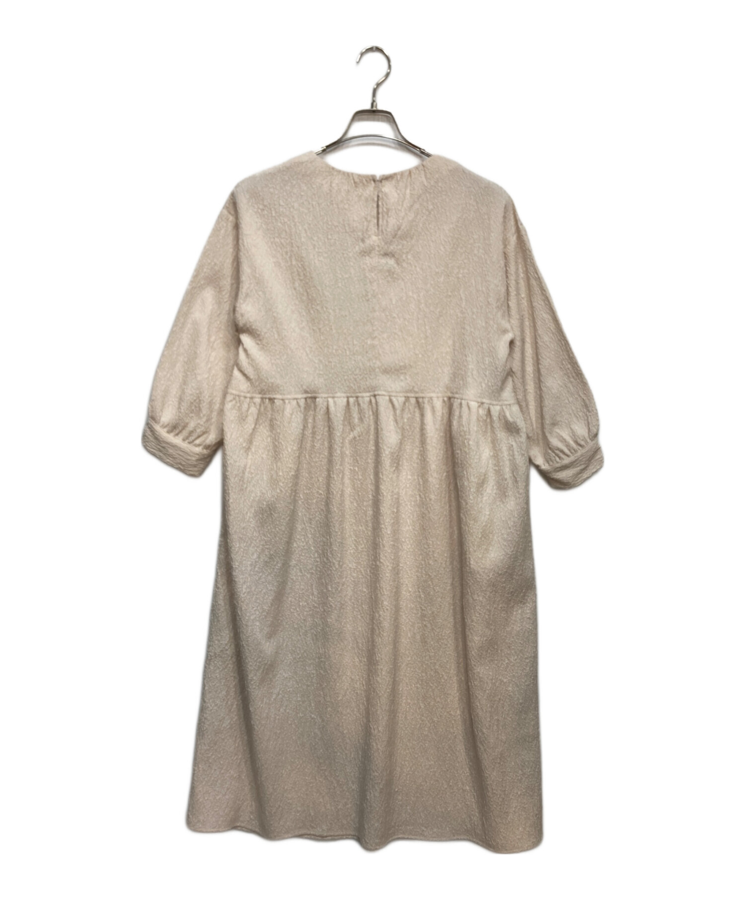BEARDSLEY 袖ジャガードワンピース　クロスステッチ　異素材　ボリューム袖 中古・古着通販】BEARDSLEY (ビアズリー) フクレジャガード ワンピース