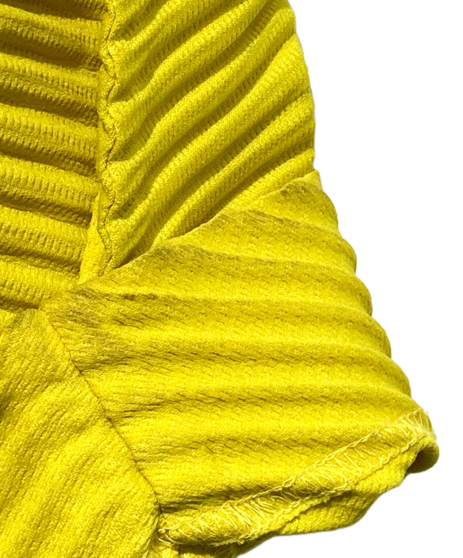 極美品✨HOMME PLISSE プリーツ　長袖　総柄　黒　黄色　オーバーサイズ HOMME PLISSE ISSEY MIYAKE(イッセイミヤケオムプリッセ