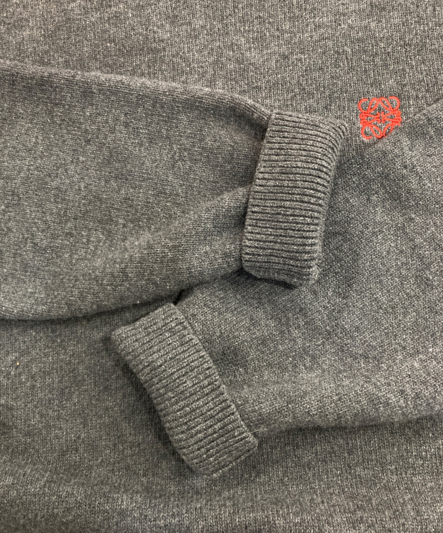 中古・古着通販】LOEWE (ロエベ) アナグラムロゴ刺繍ニット グレー