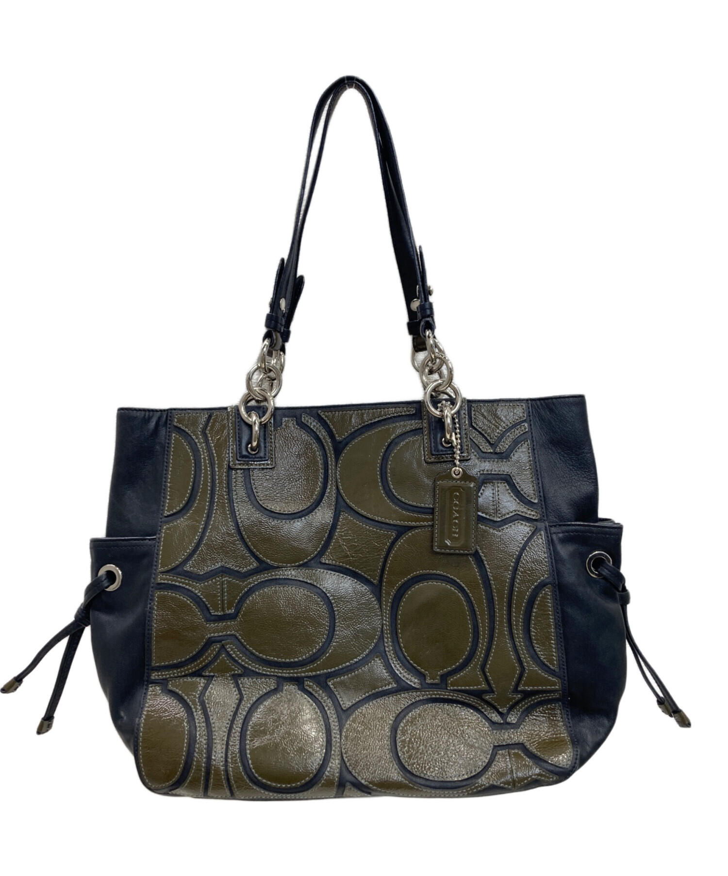 コーチエナメルハンドバック 中古・古着通販】COACH (コーチ) エナメルシグネチャーハンドバッグ