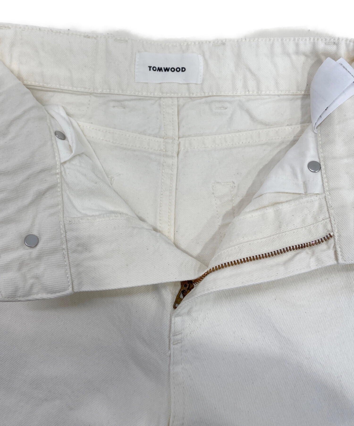 未使用品 TOMWOOD トムウッド VANESSA ホワイトデニムパンツ 24 中古・古着通販】TOM WOOD (トムウッド) デニムパンツ ホワイト サイズ