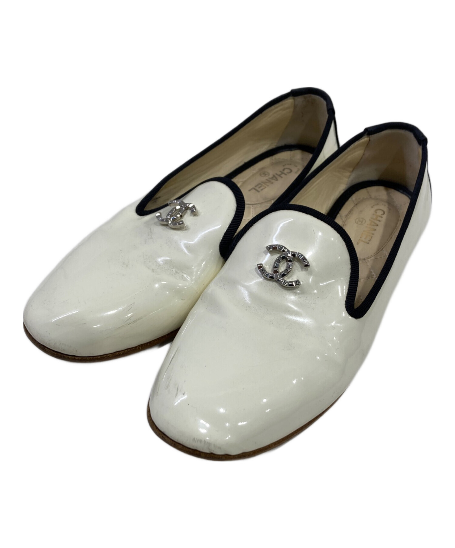 CHANEL フラットシューズ ホワイト/ブラック　37.5最終お値下げ 中古・古着通販】CHANEL (シャネル) フラットシューズ アイボリー