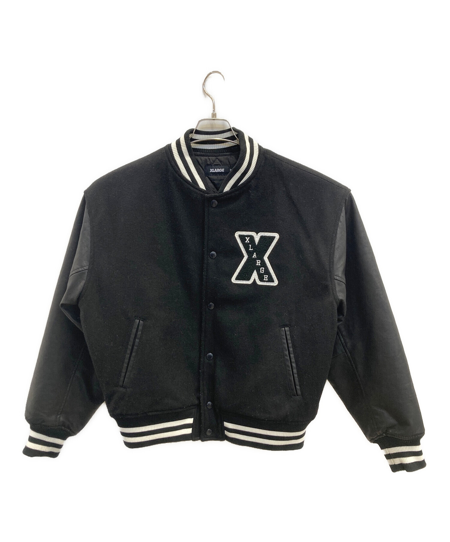 中古・古着通販】X-LARGE (エクストララージ) スタジャン ブラック