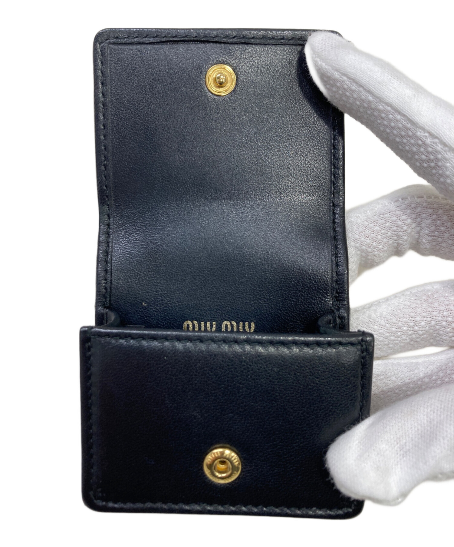 miu miu ミュウミュウ AirPodsケース キーリング付き ブラック 中古・古着通販】MIU MIU (ミュウミュウ) AirPodsケース ブラック