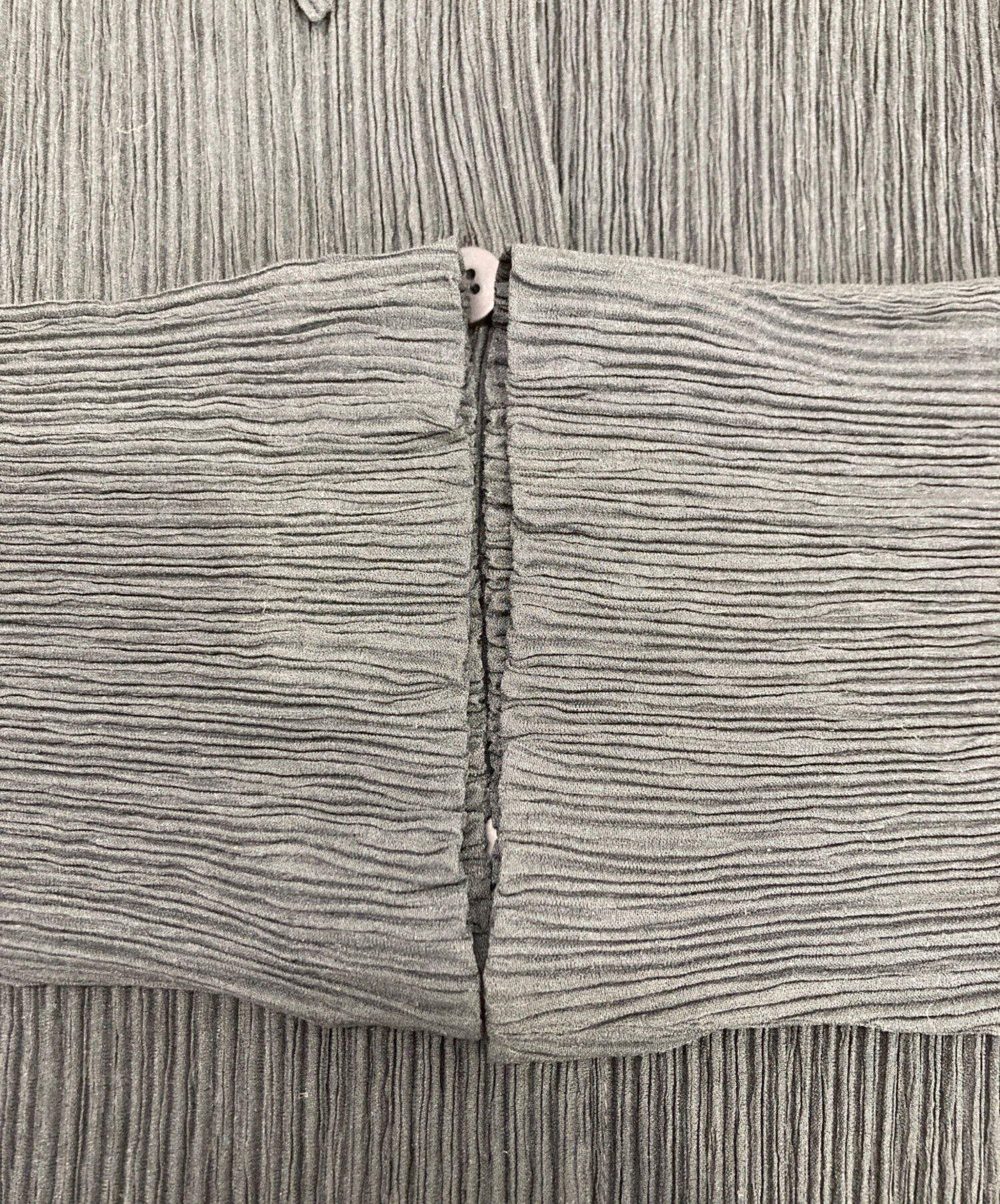 中古・古着通販】ISSEY MIYAKE (イッセイミヤケ) プリーツシャツ