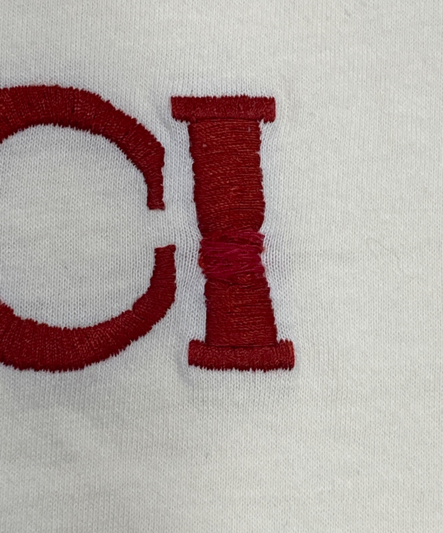 中古・古着通販】GUCCI (グッチ) ロゴ刺繍Tシャツ アイボリー サイズ 