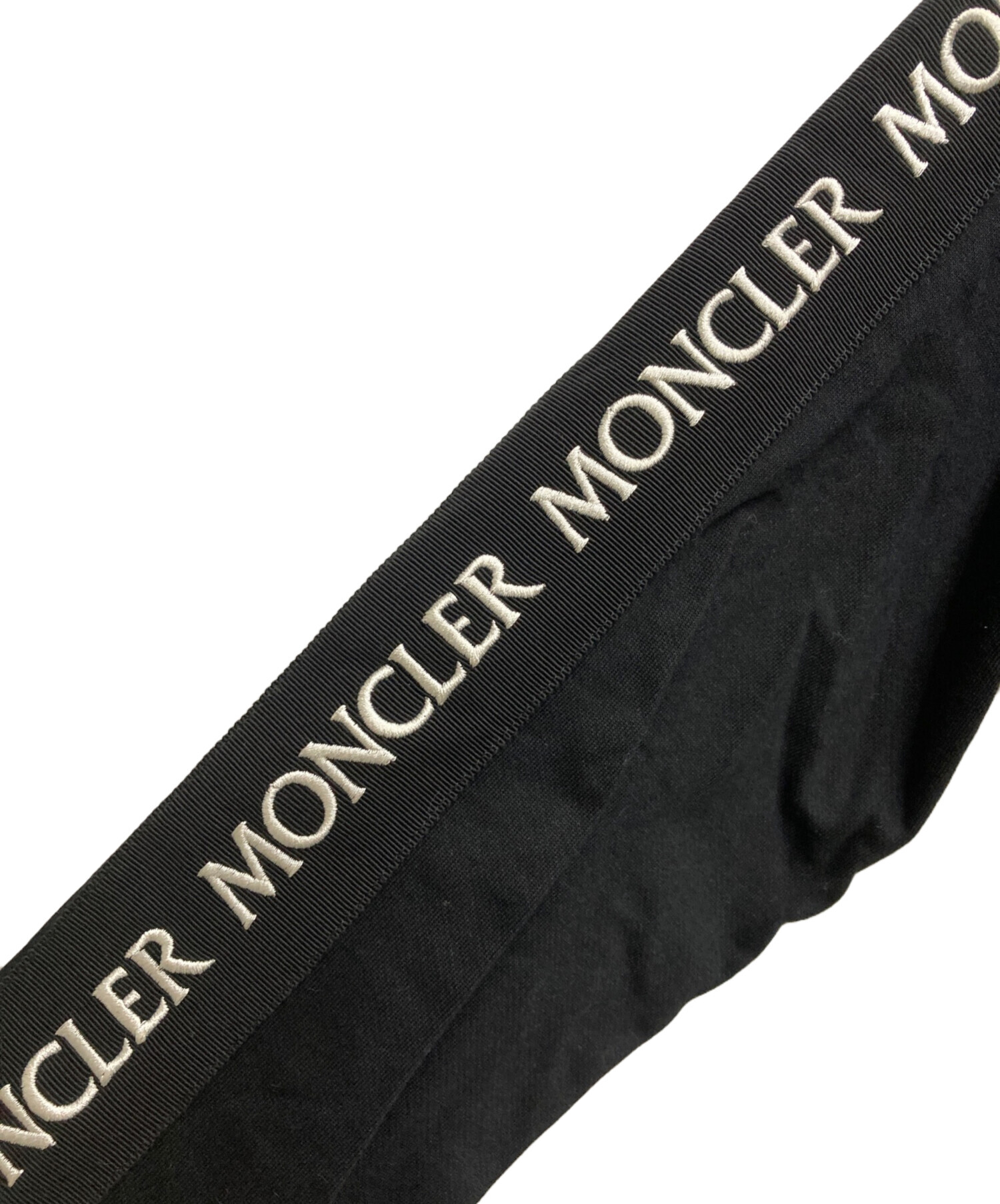 モンクレール MAGLIA GIROCOLLO ロゴ スウェット ブラック XS 中古・古着通販】MONCLER (モンクレール) MAGLIA GIROCOLLO 袖ライン