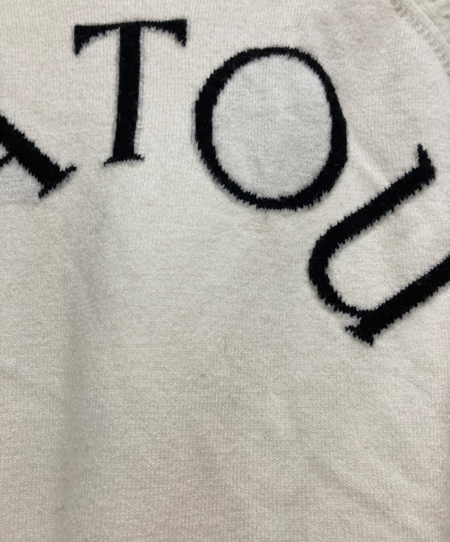 t*す様 【新品未使用タグ付】PATOU ロゴ ニット 長袖 セーター ホワイト 楽天市場】PATOU パトゥ ニット トップス ウールブレンド ロゴトップス