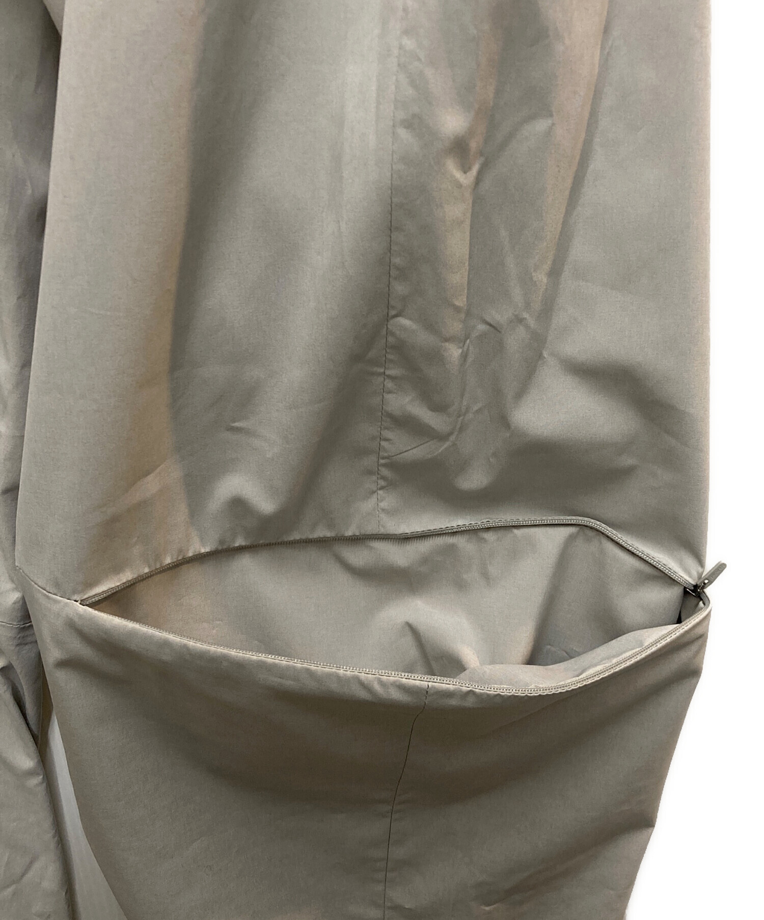 中古・古着通販】AMOMENTO (アモーメント) CURVED ZIP BANDING PANTS