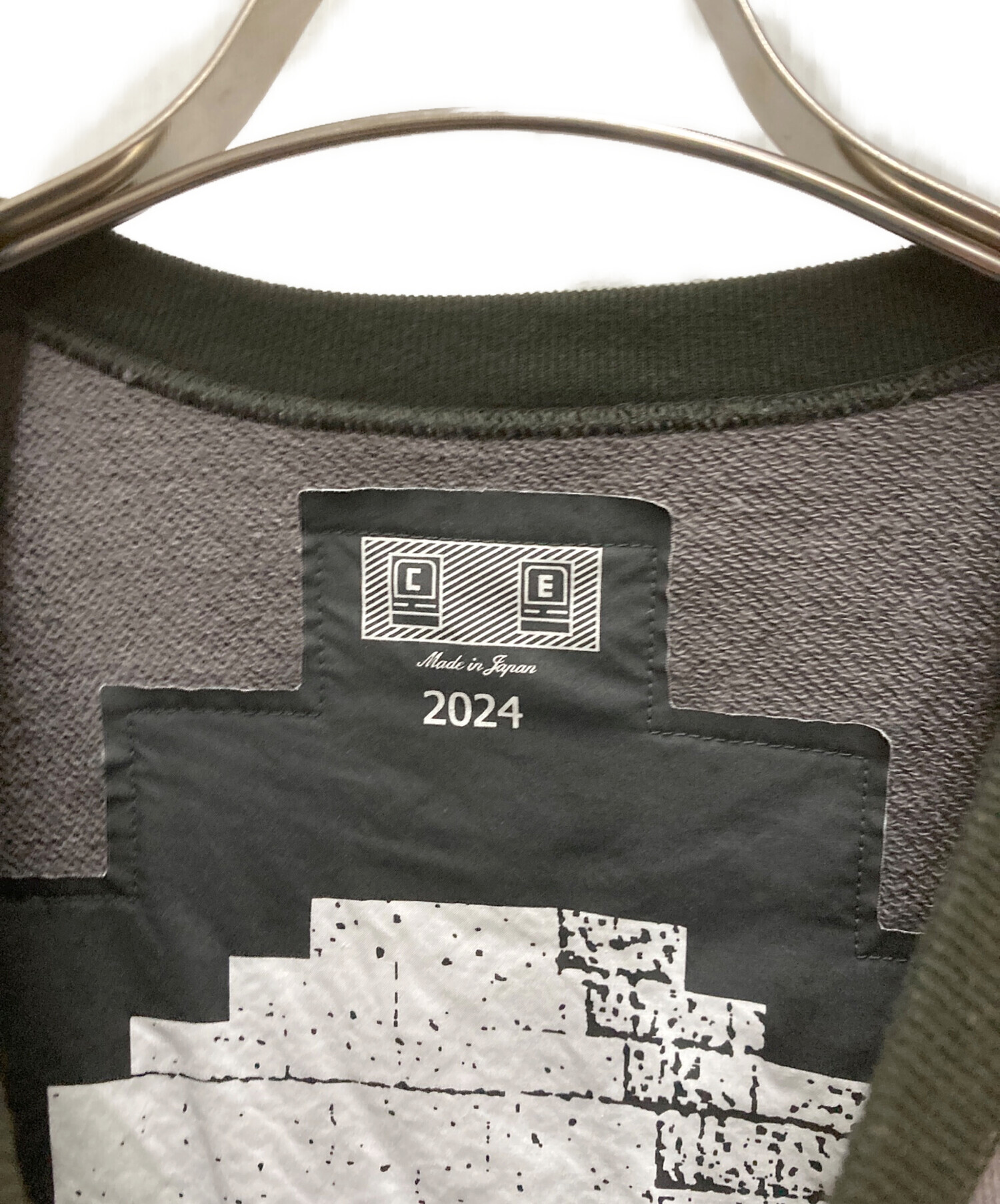 中古・古着通販】C.E (シーイー) PANEL SHOULDER CREW NECK グレー 