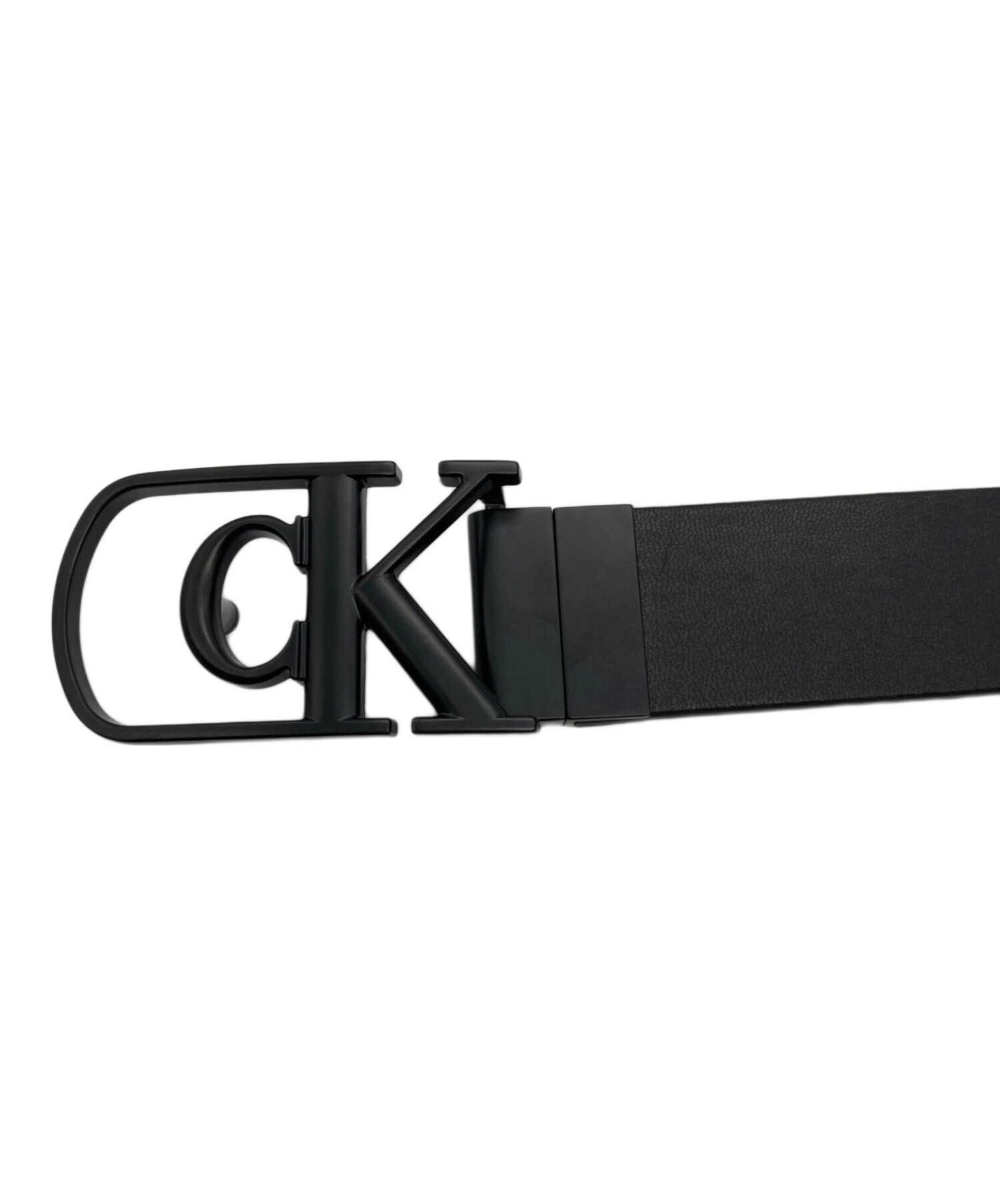   黒 レザー ベルト CKロゴ 中古・古着通販】Calvin Klein (カルバンクライン) レザーベルト
