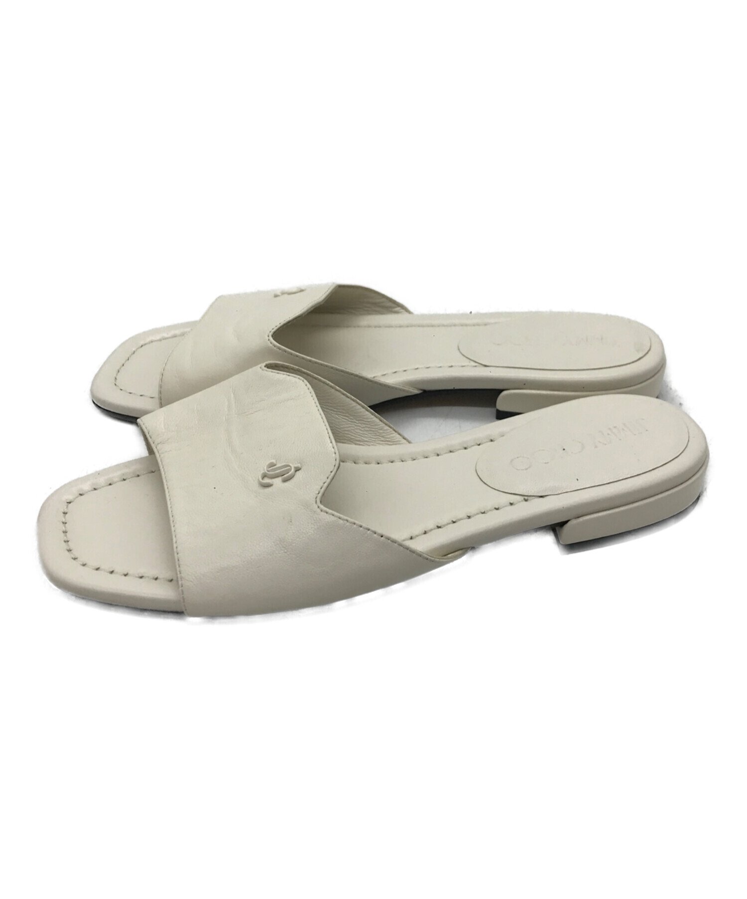 ジミーチュウ パテントレザー ミュール 35 1/2 シルバー パール 中古・古着通販】JIMMY CHOO (ジミーチュウ) レザーミュールサンダル