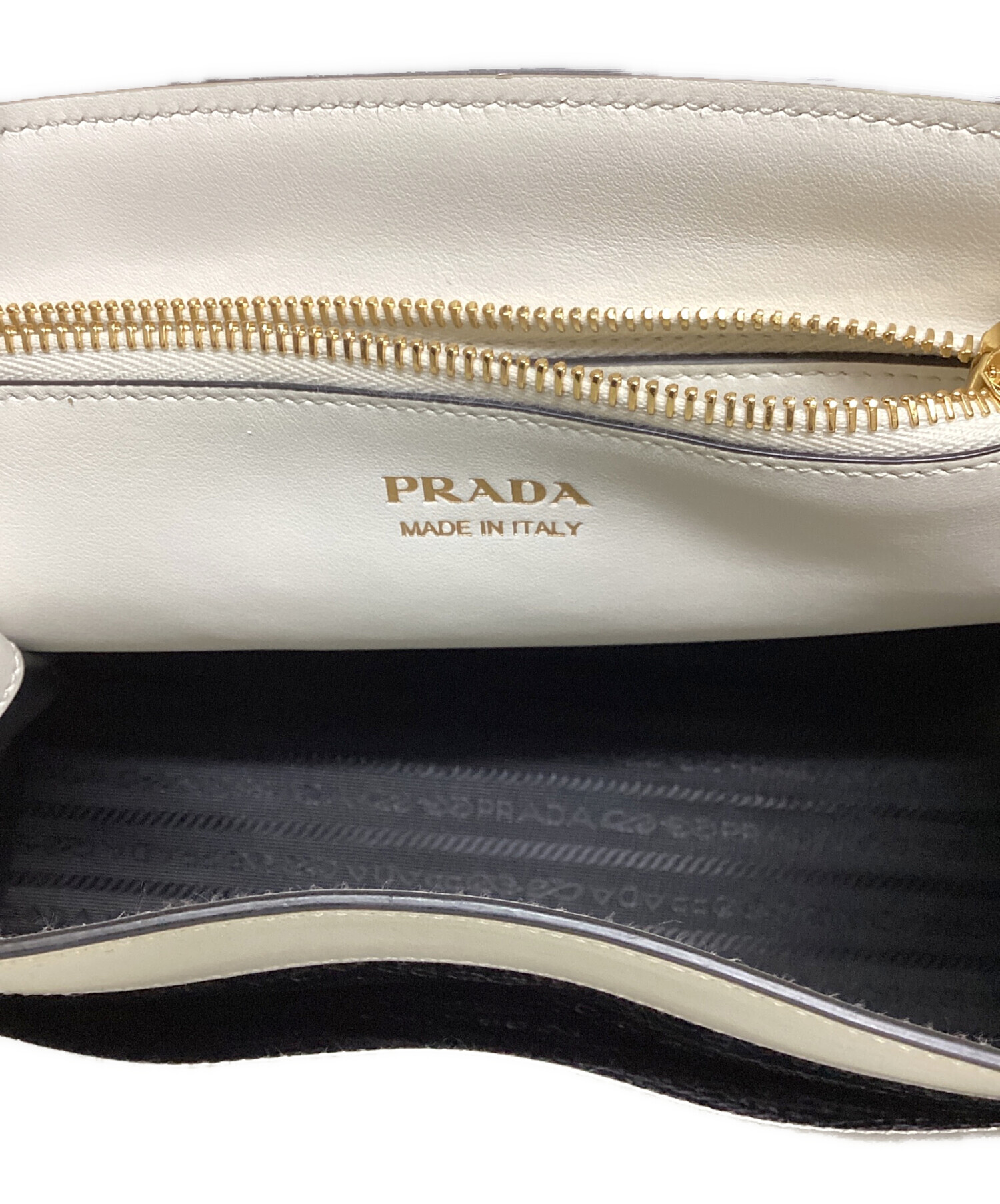 中古・古着通販】PRADA (プラダ) モノクローム 2WAYバッグ ホワイト