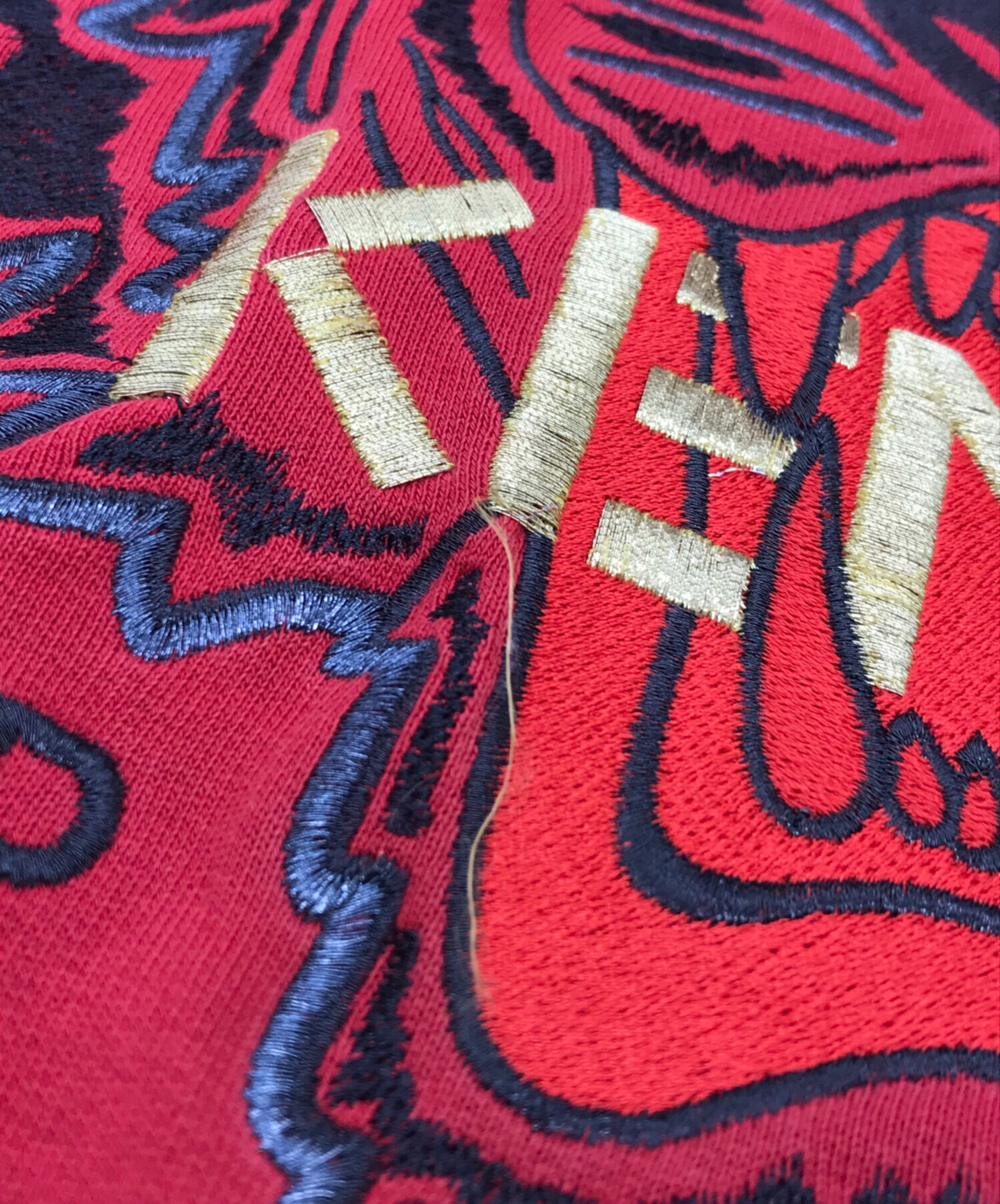 中古・古着通販】KENZO (ケンゾー) タイガー刺繍スウェット 中古・古着通販】KENZO (ケンゾー) タイガー刺繍スウェット