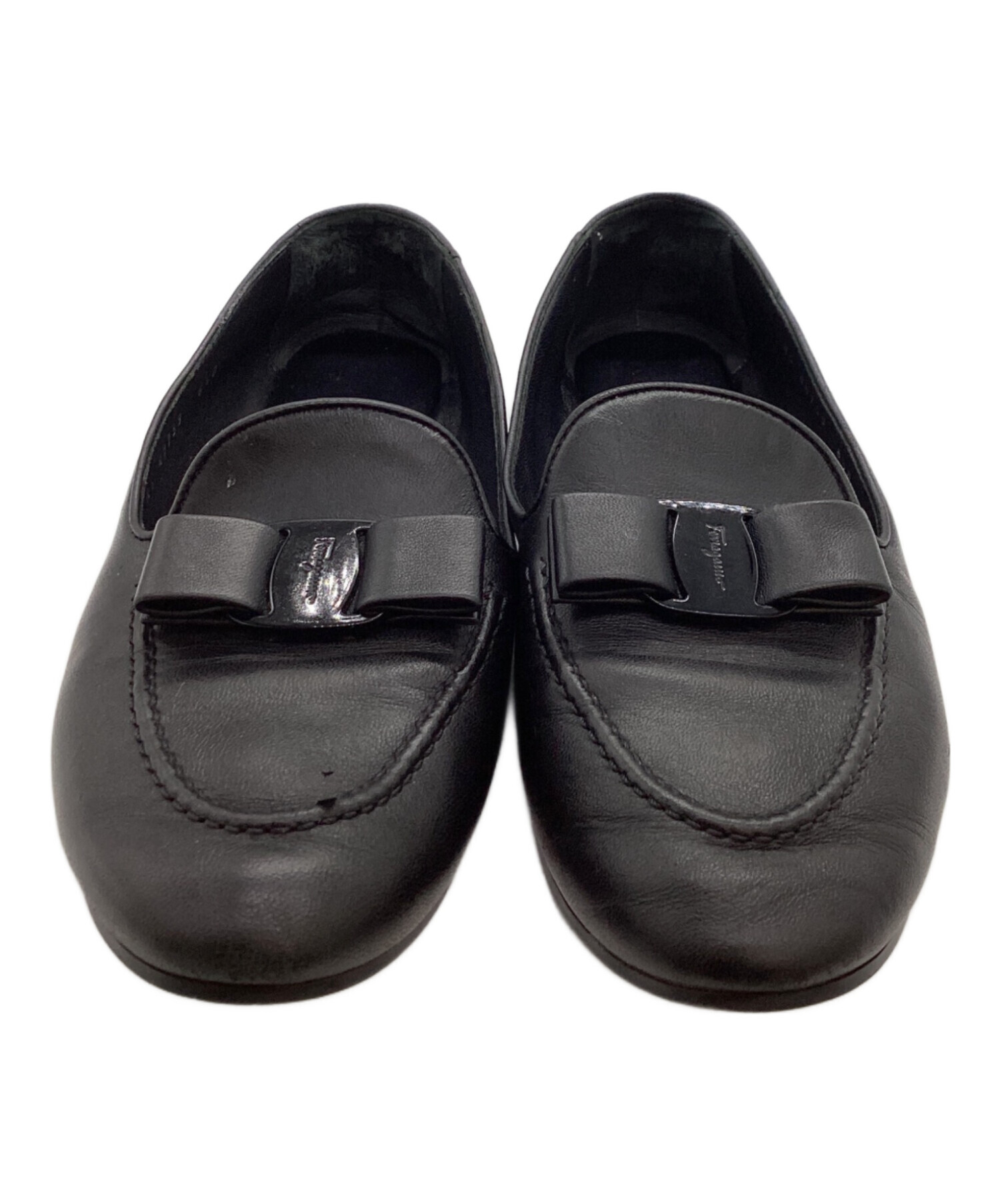 【未使用に近い】Salvatore Ferragamo 本革 メダリオン濃灰 中古・古着通販】Salvatore Ferragamo (サルヴァトーレ フェラガモ