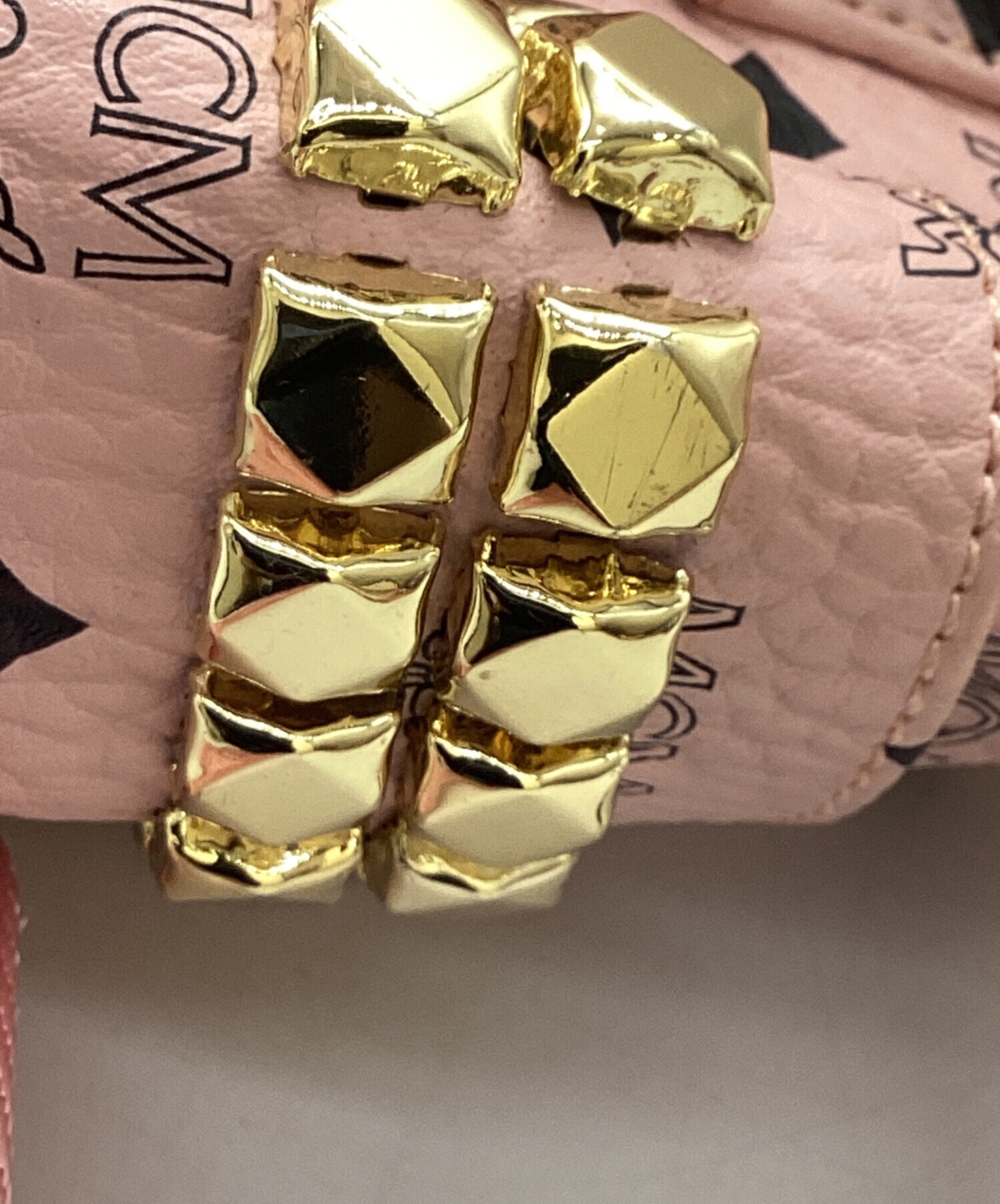 中古・古着通販】MCM (エムシーエム) Stark サイドスタッズ バック
