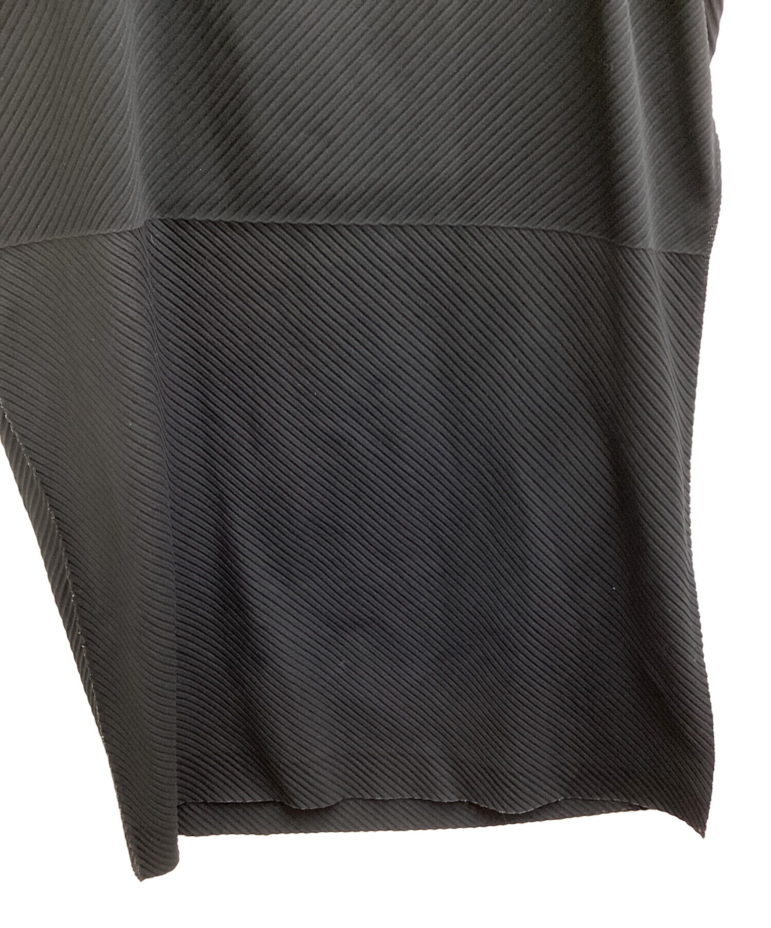 me ISSEI MIYAKE ストレッチノースリーブ　新品タグ付 中古・古着通販】me ISSEY MIYAKE (ミーイッセイ ミヤケ) ノースリーブ