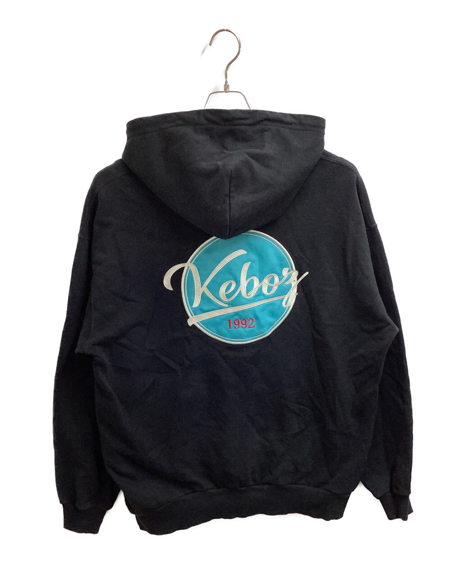 【即完売モデル】00s〜Keboz 刺繍 パーカー XL y2k archive 中古・古着通販】KEBOZ (ケボズ) プルオーバーパーカー ブラック