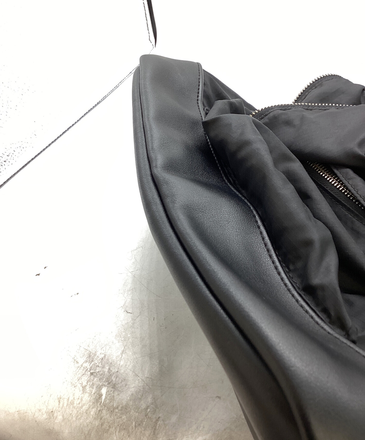 【未使用】A.P.C. ブラックレザーケース 中古・古着通販】A.P.C. (アーペーセー) ナイロン×レザー バックパック