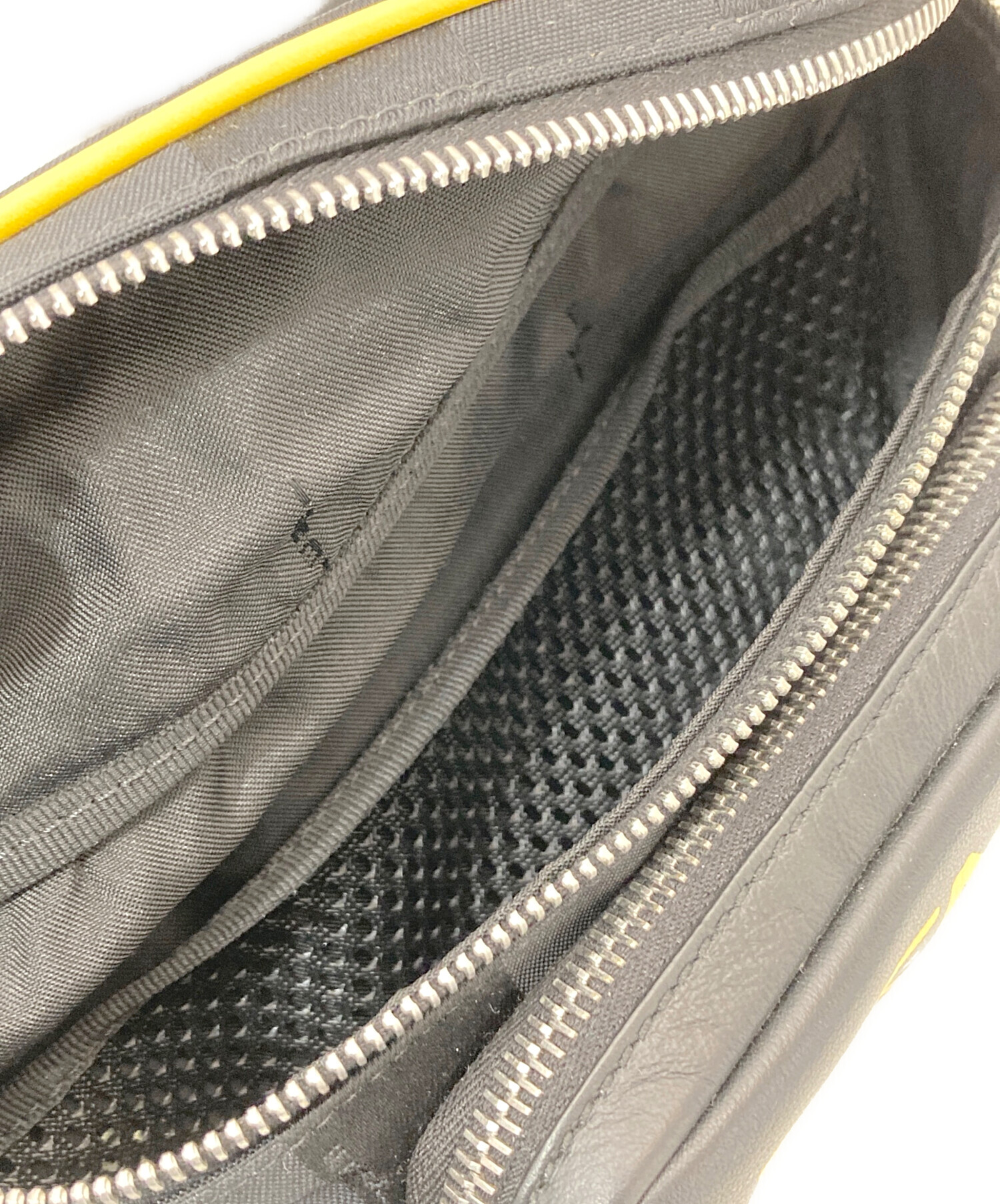 中古・古着通販】FENDI (フェンディ) ロゴショルダーバッグ ブラック