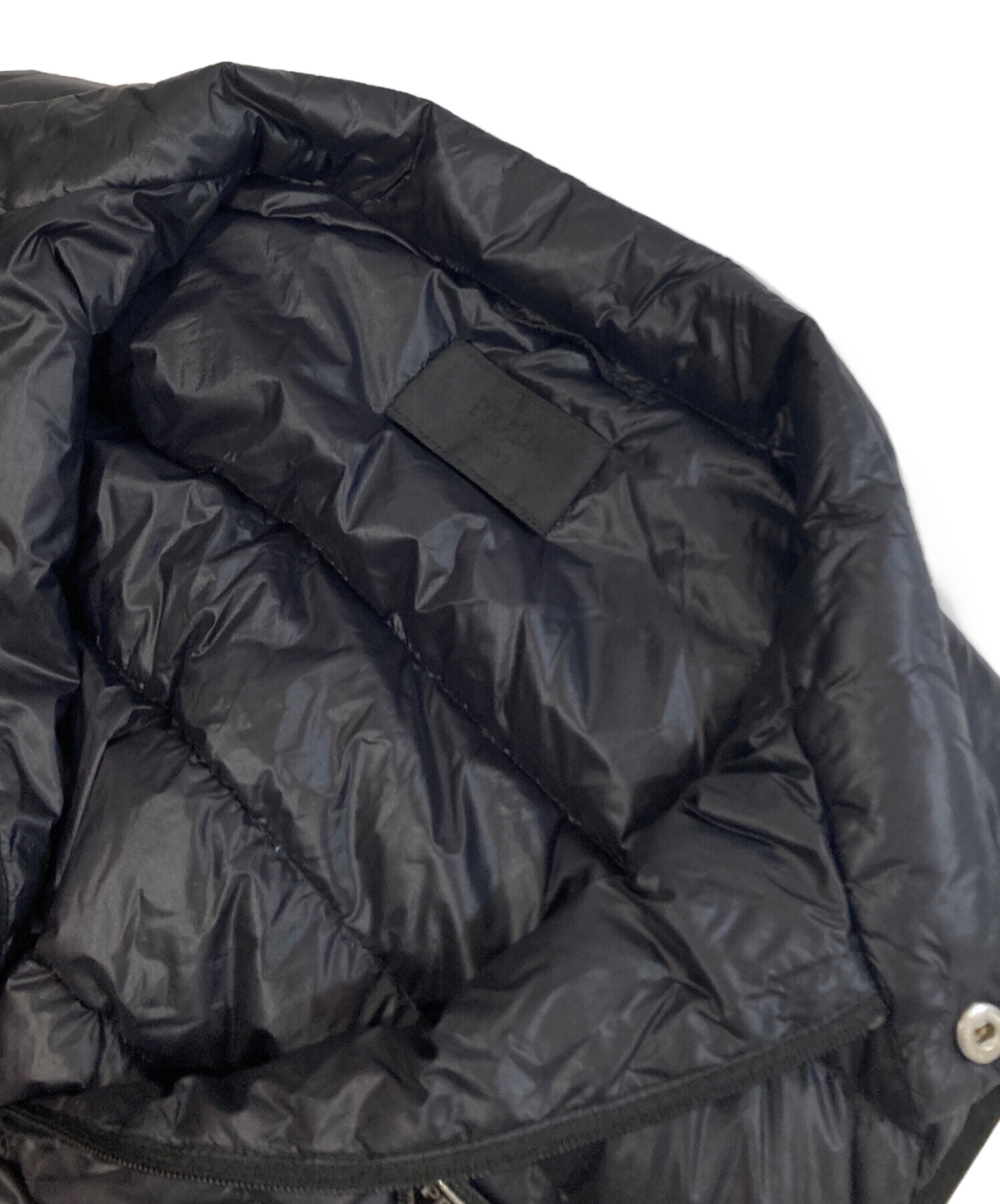 中古・古着通販】PRADA (プラダ) Triangle Logo Plate Down Vest