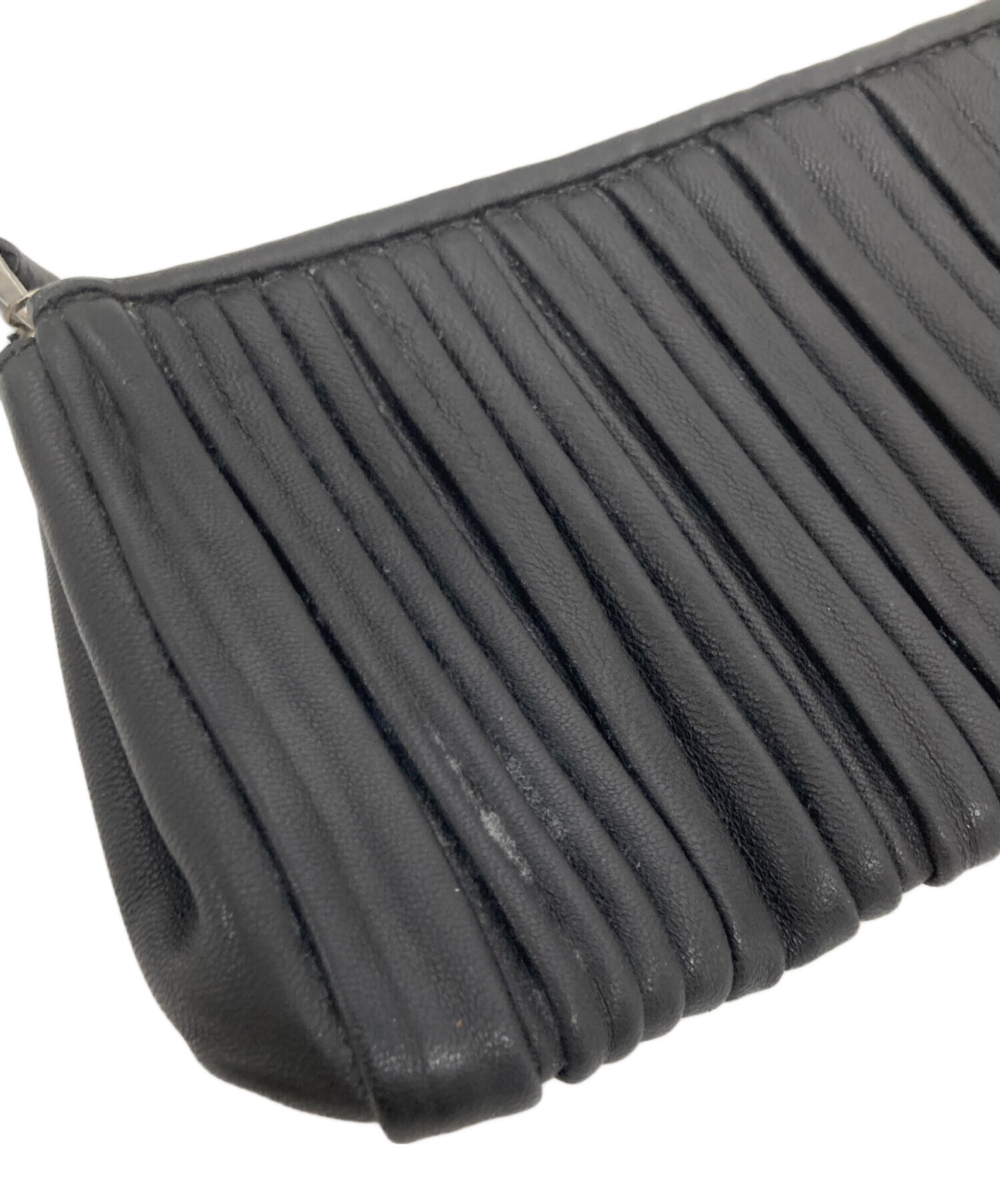 中古・古着通販】MIU MIU (ミュウミュウ) レザープリーツクラッチ