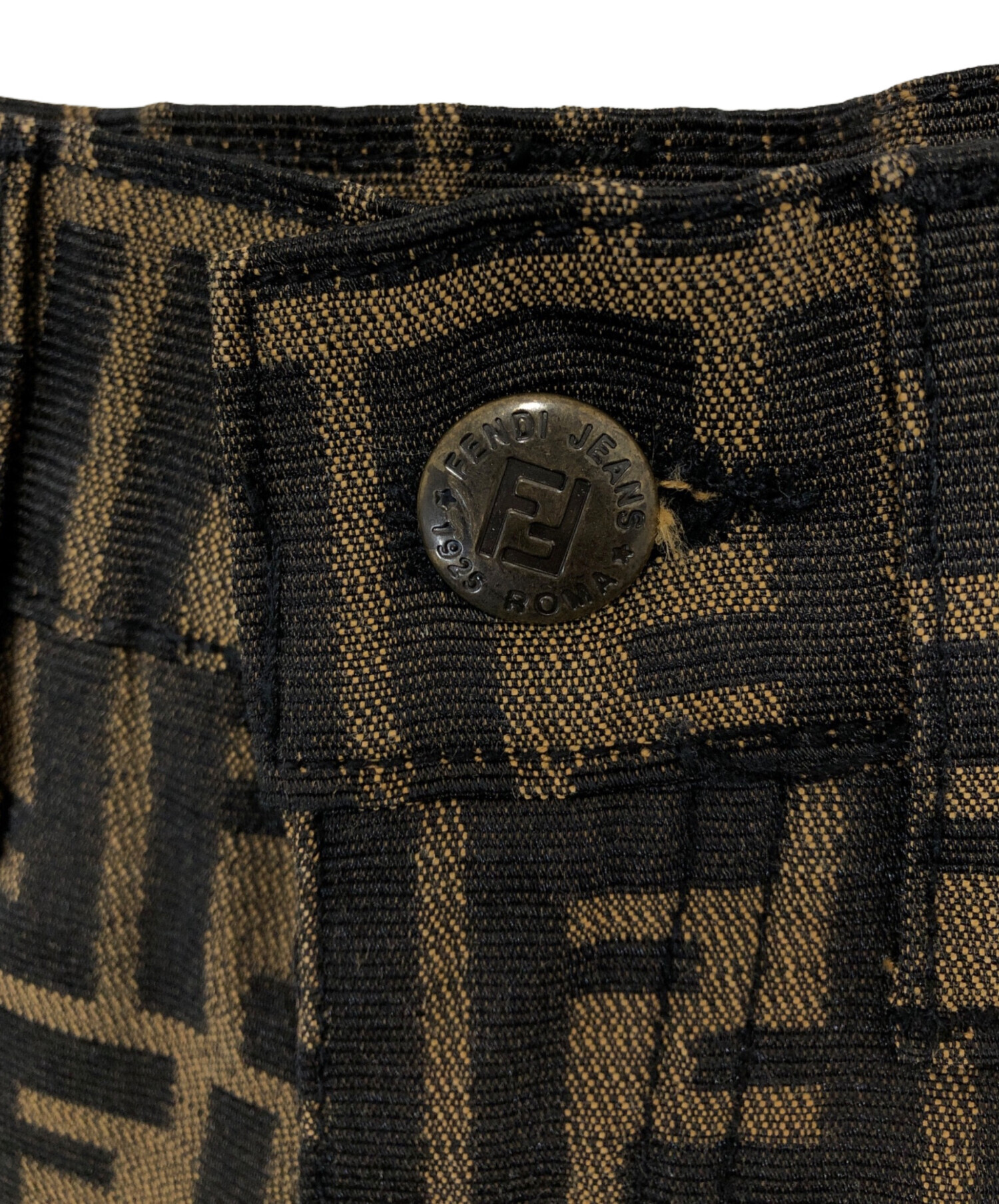 中古・古着通販】FENDI (フェンディ) ズッカ柄ショートパンツ ブラウン