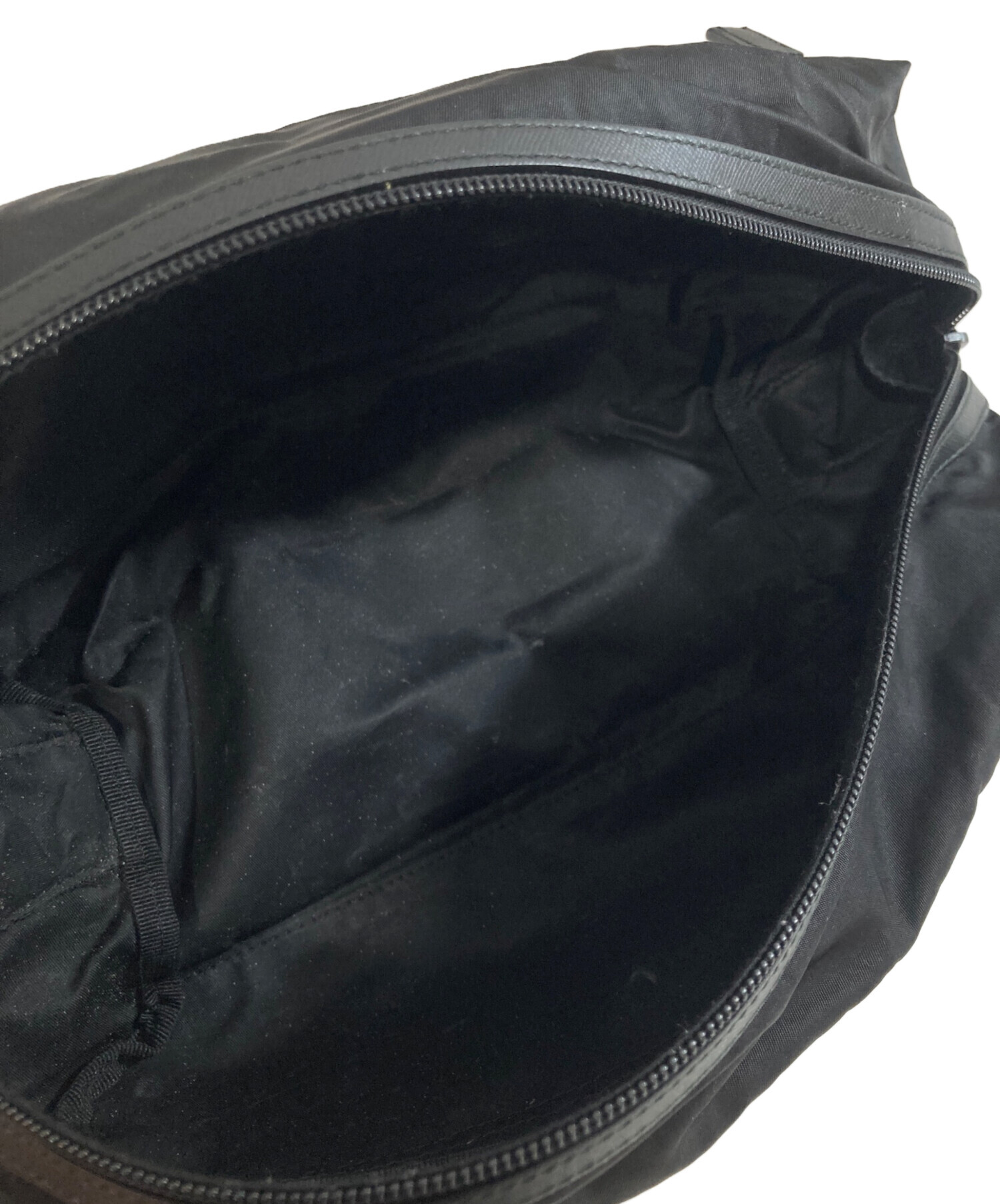 中古・古着通販】PRADA (プラダ) 三角プレート ナイロンクラッチバッグ
