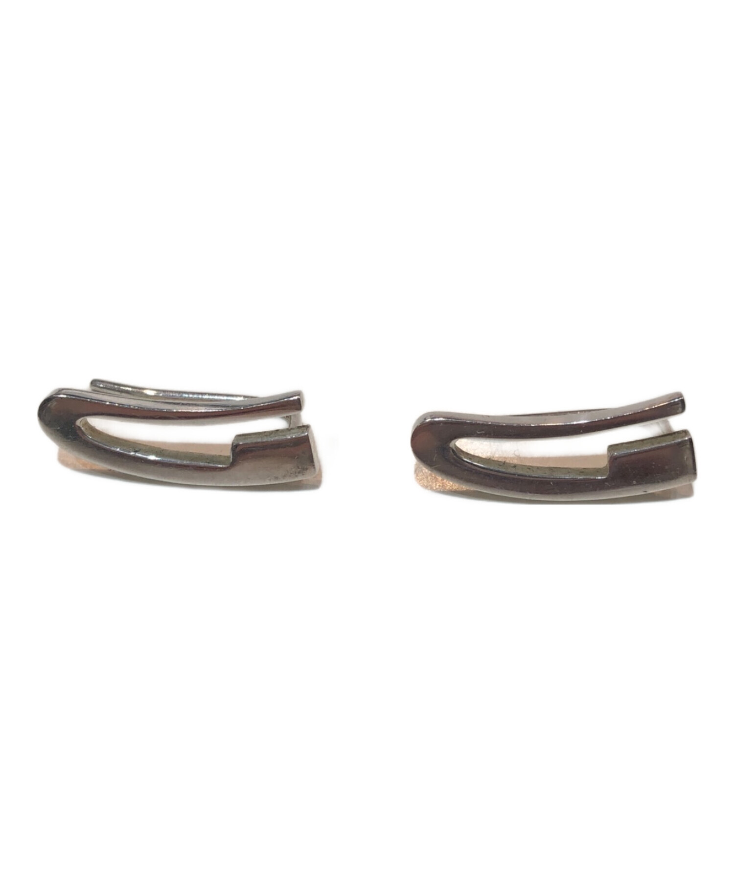 中古・古着通販】GUCCI (グッチ) Gロゴ フックピアス シルバー 中古・古着通販】GUCCI (グッチ) Gロゴ フックピアス シルバー