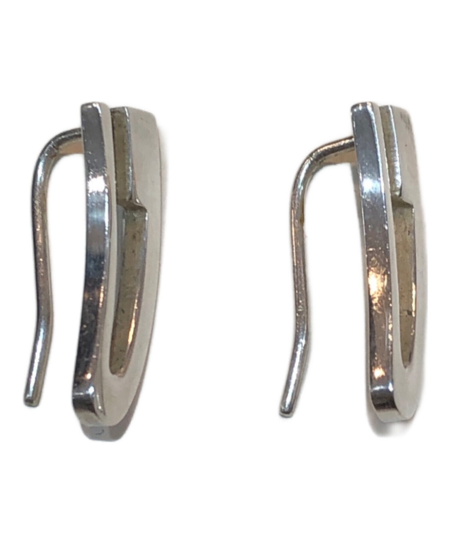 中古・古着通販】GUCCI (グッチ) Gロゴ フックピアス シルバー 中古・古着通販】GUCCI (グッチ) Gロゴ フックピアス シルバー