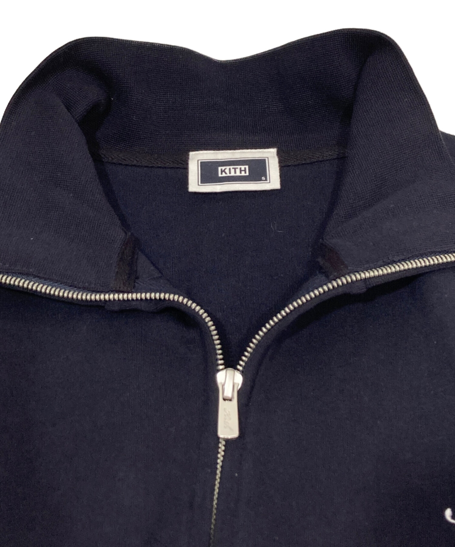 中古・古着通販】KITH (キス) ワンポイントロゴ刺繍スウェットジップ 中古・古着通販】KITH (キス) ワンポイントロゴ刺繍スウェットジップ