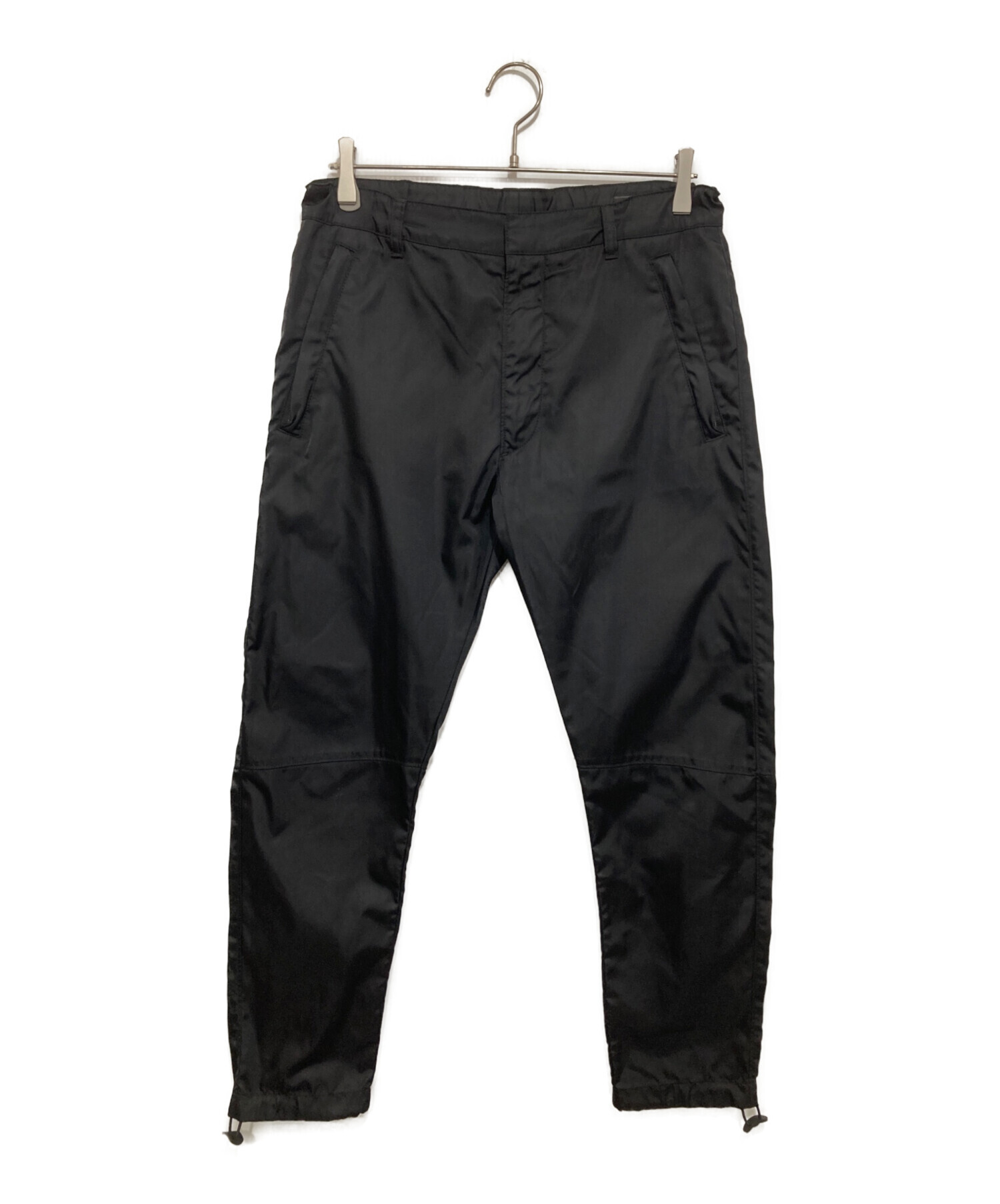 PRADA Re-Nylon 三角ロゴプレート　ボトムス　黒　46 中古・古着通販】PRADA (プラダ) トライアングルロゴプレート Re-Nylon
