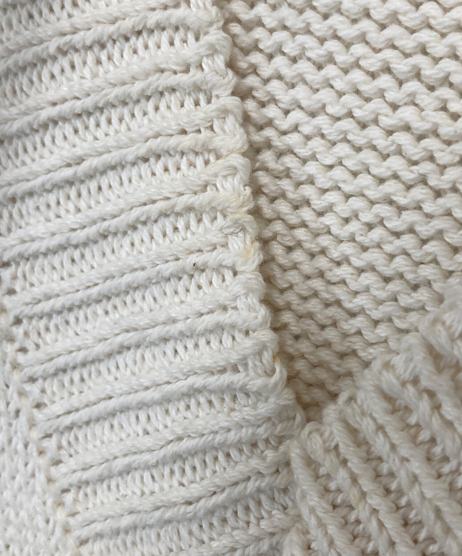 Maison Margiela メゾンマルジェラ ベスト S 白 【古着】【中古】【送料無料】 中古・古着通販】Maison Margiela (メゾンマルジェラ) Vネックニット