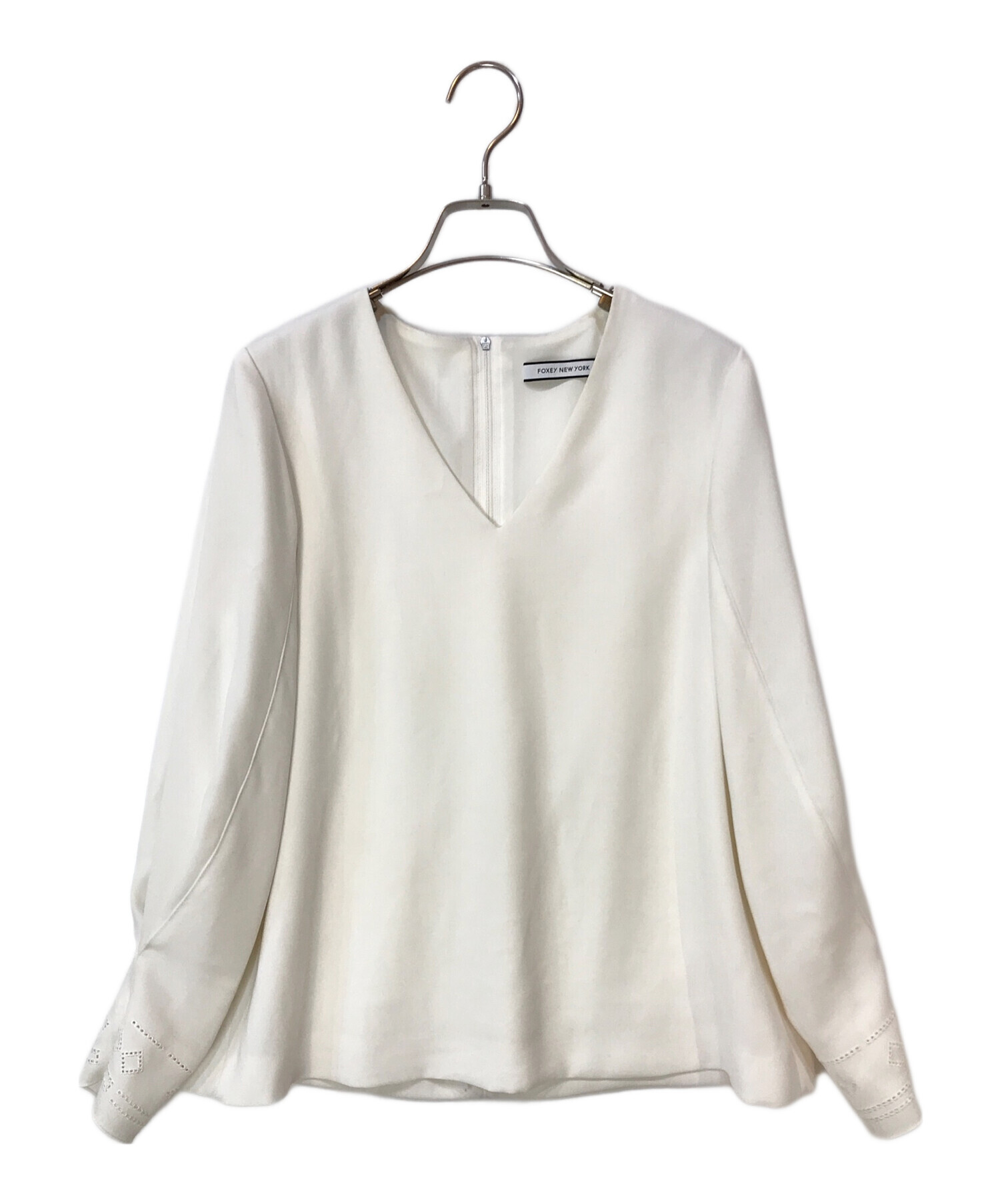 フォクシーニューヨーク　トップス　白襟　白襟パフスリーブカットソー 2022年 フォクシー 白襟付き半袖ニットトップス ブランシェ ブラック