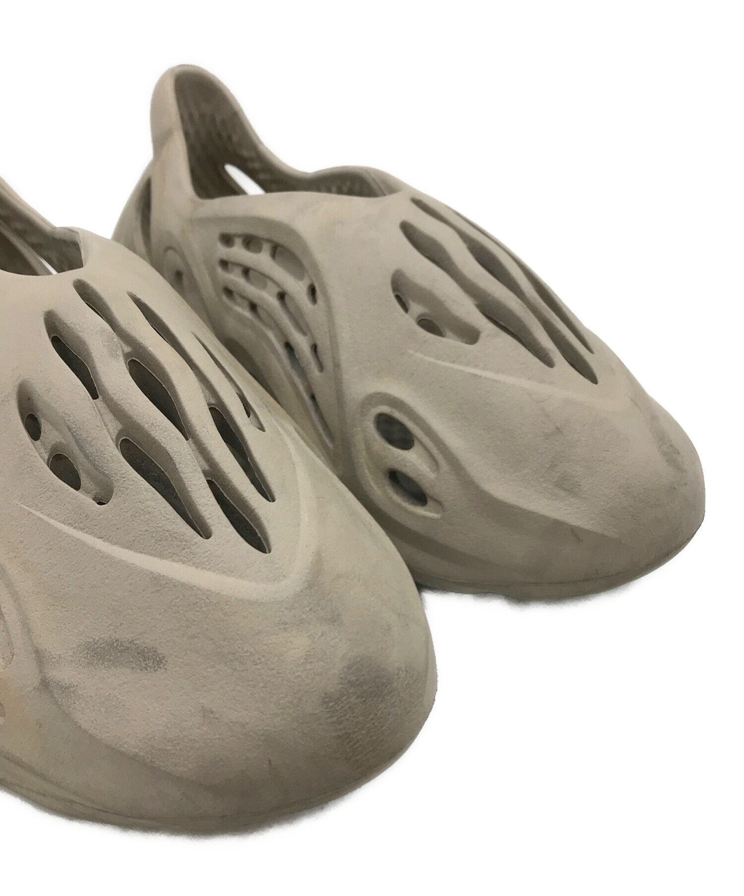 中古・古着通販】adidas (アディダス) Yeezy Foam Runner “Stone Sage 