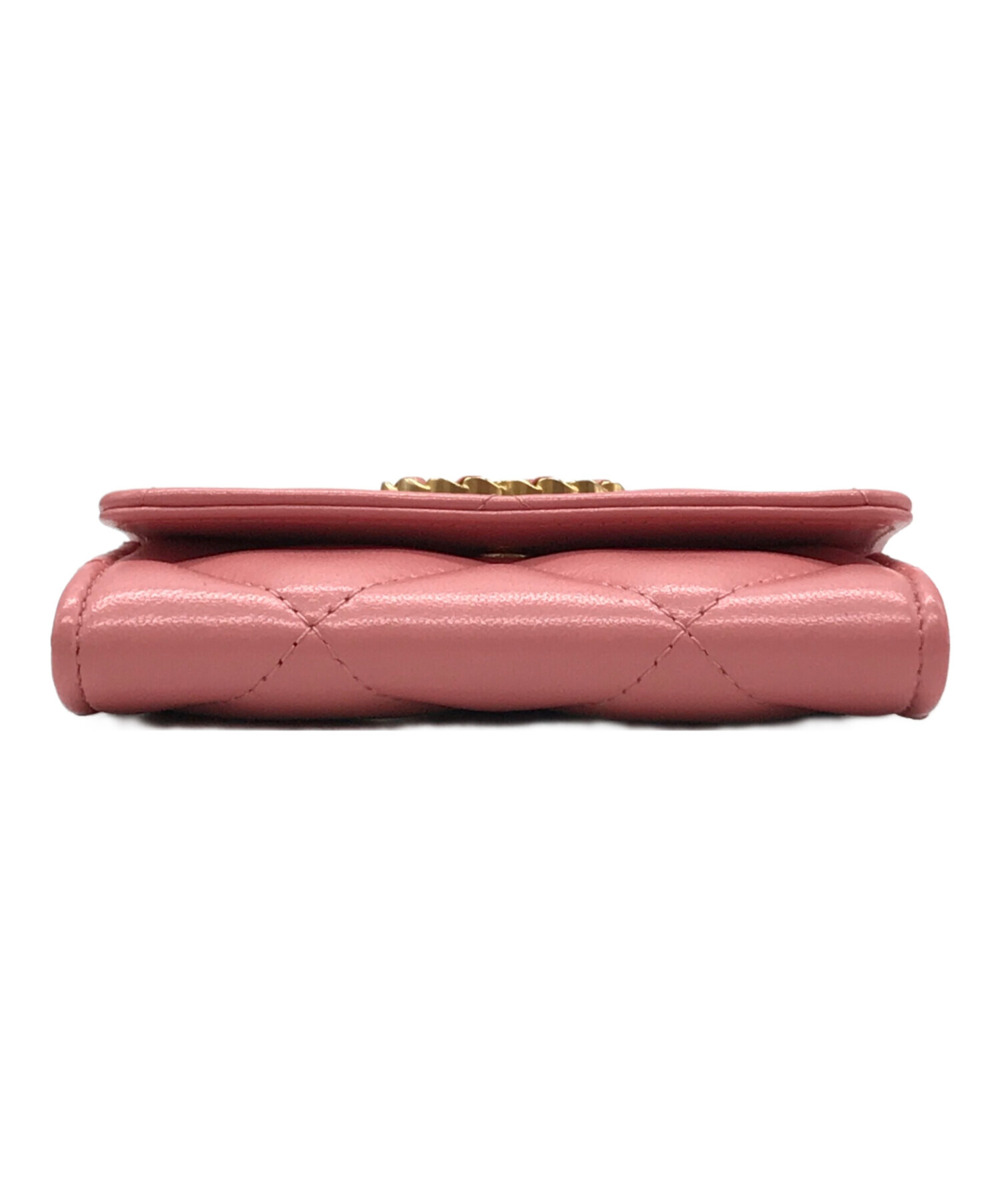 Chanel＊海外★ユニフォーム従業員*ピンク**Lサイズ新品未使用*シャネル 中古・古着通販】CHANEL (シャネル) 19(ナインティーン) フラップ