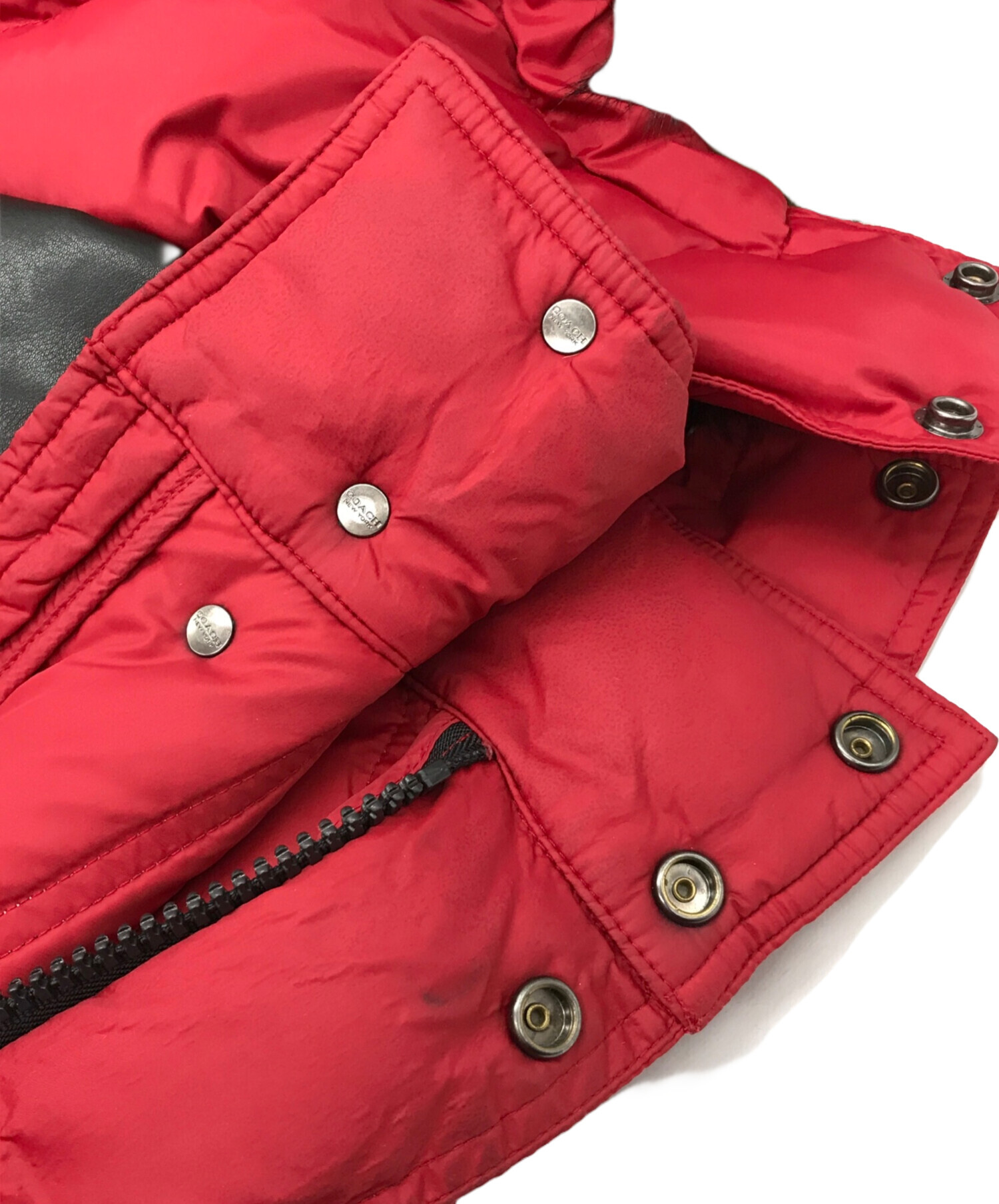 中古・古着通販】COACH (コーチ) ダウンジャケット ブラック×レッド