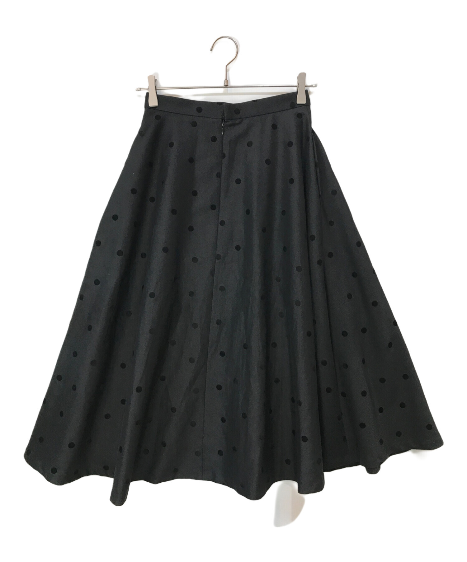 未使用品　アベニールエトワール　ジャガードギャザー切替フレアスカート　黒 34 未使用品 アベニールエトワール ジャガードギャザー切替フレアスカート